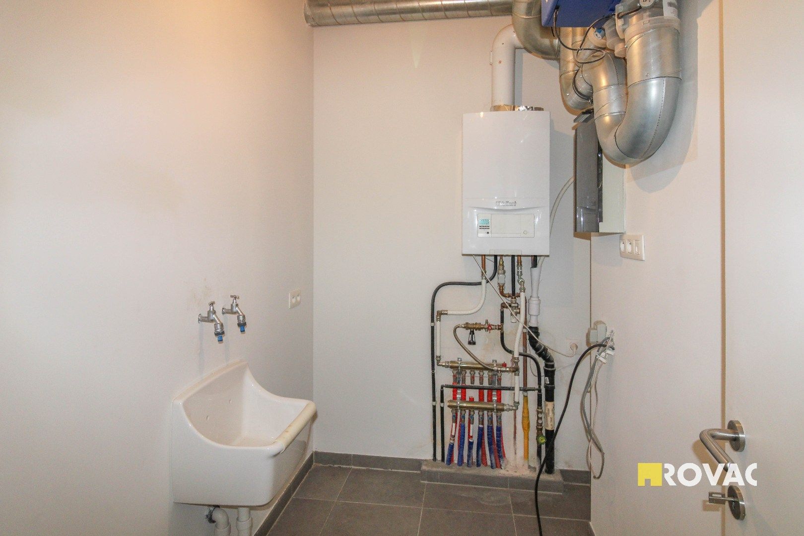 Centraal gelegen gelijkvloers nieuwbouwappartement! foto 10