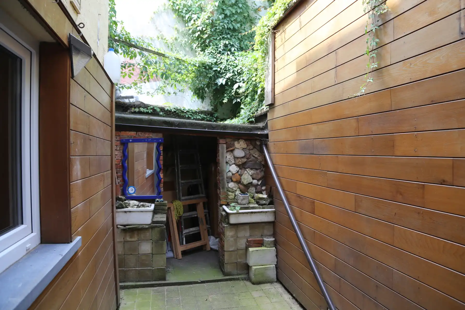Zeer ruime woning met koer in toffe buurt! foto 5