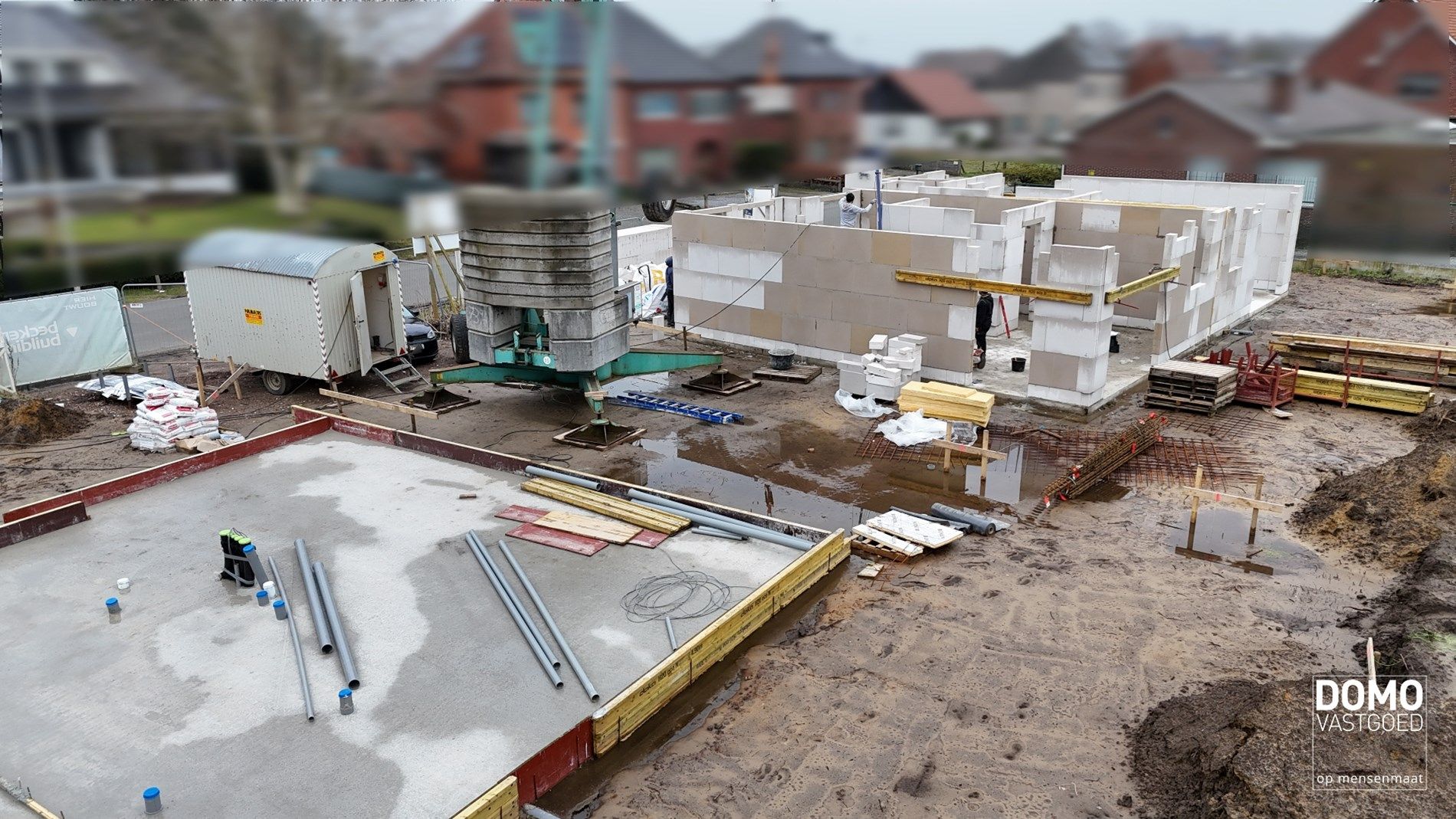 ENERGIEZUINIGE HALFOPENBEBOUWING MET 3 SLAAPKAMERS TE KERMT foto 2