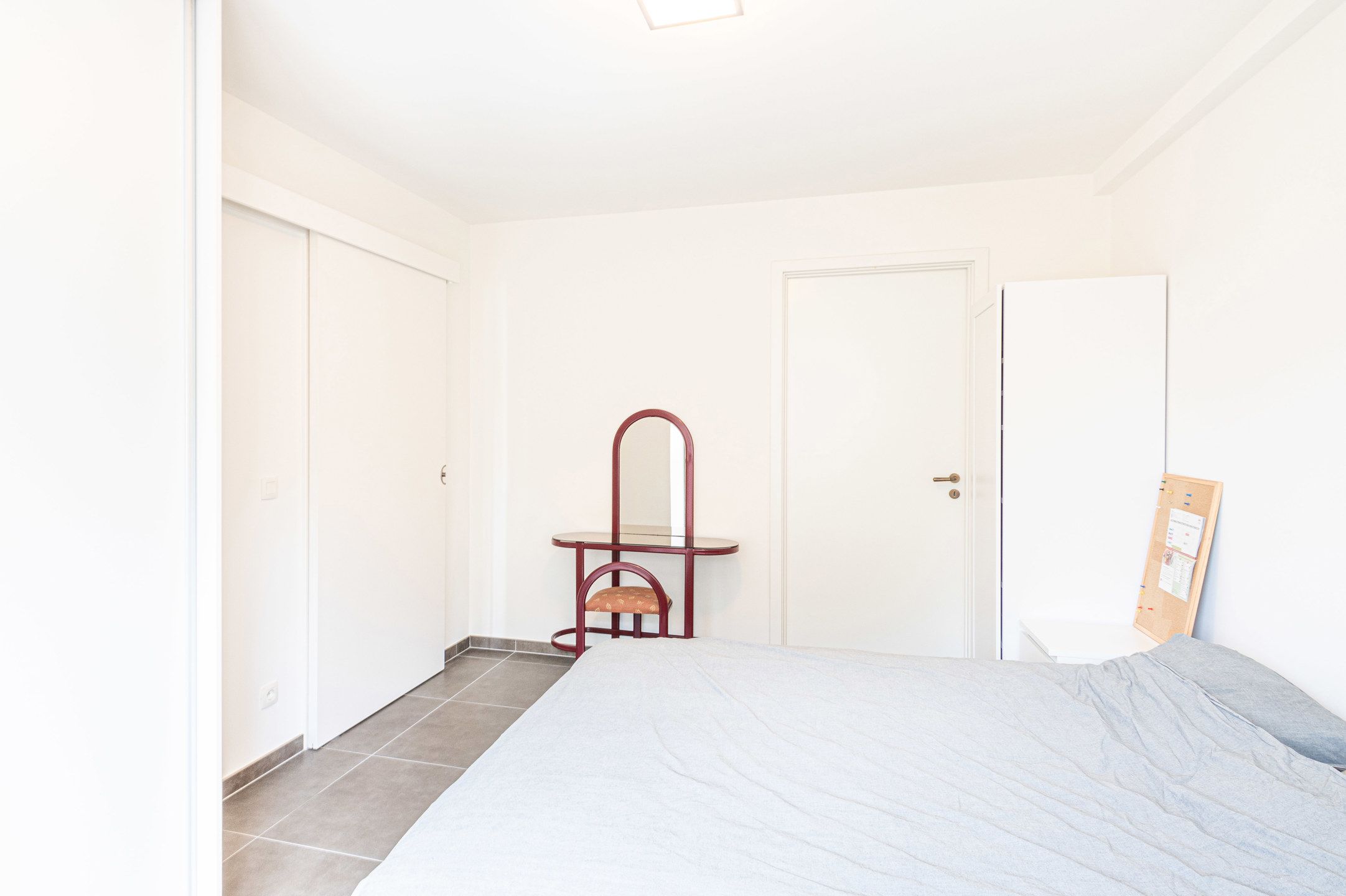 Modern 2-slaapkamer appartement foto 19