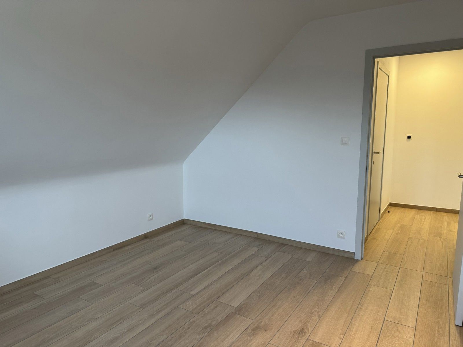 Duplex appartement met ruim terras te huur foto 11