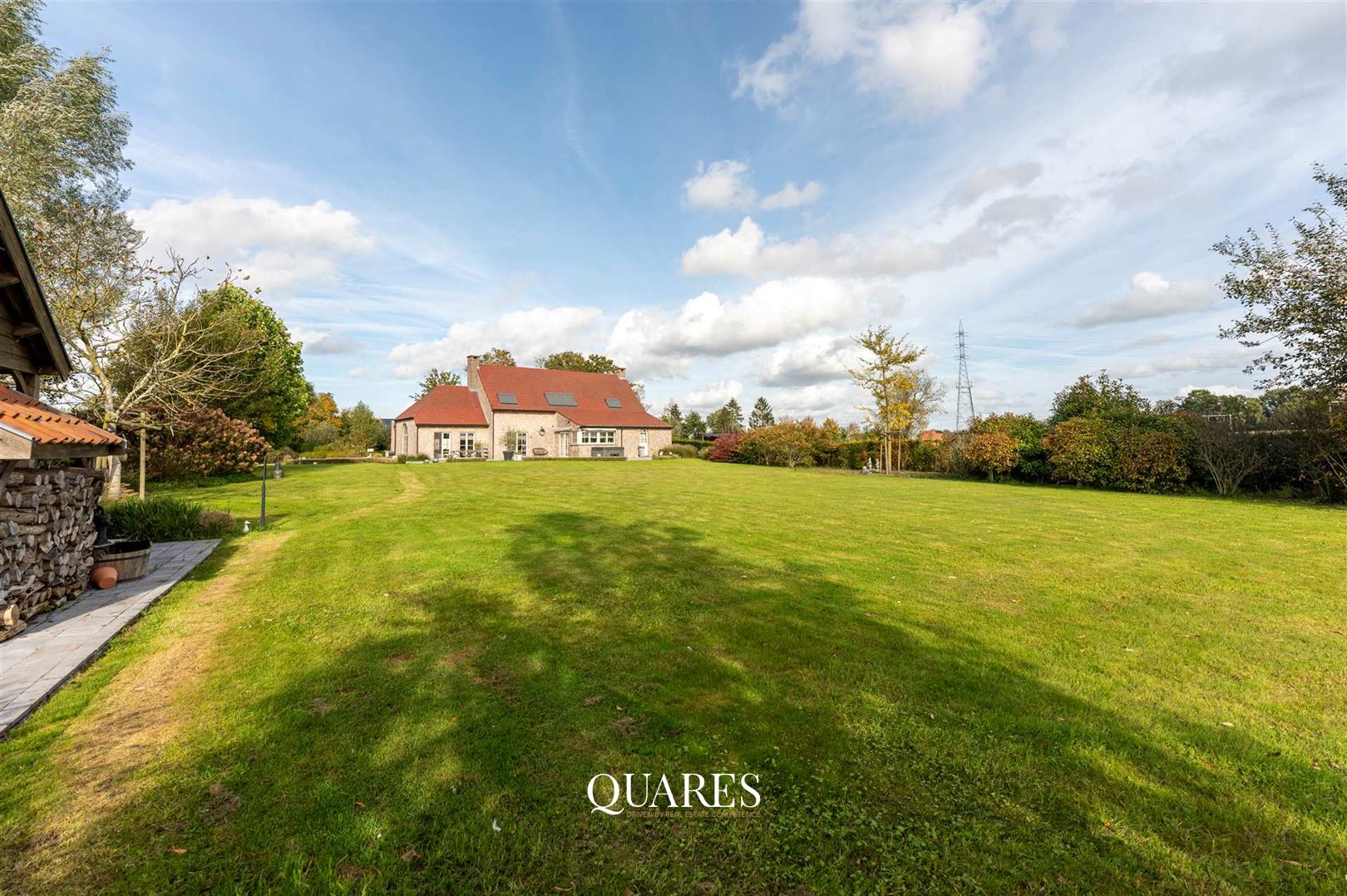 Landelijke villa met ruim bijgebouw foto 3