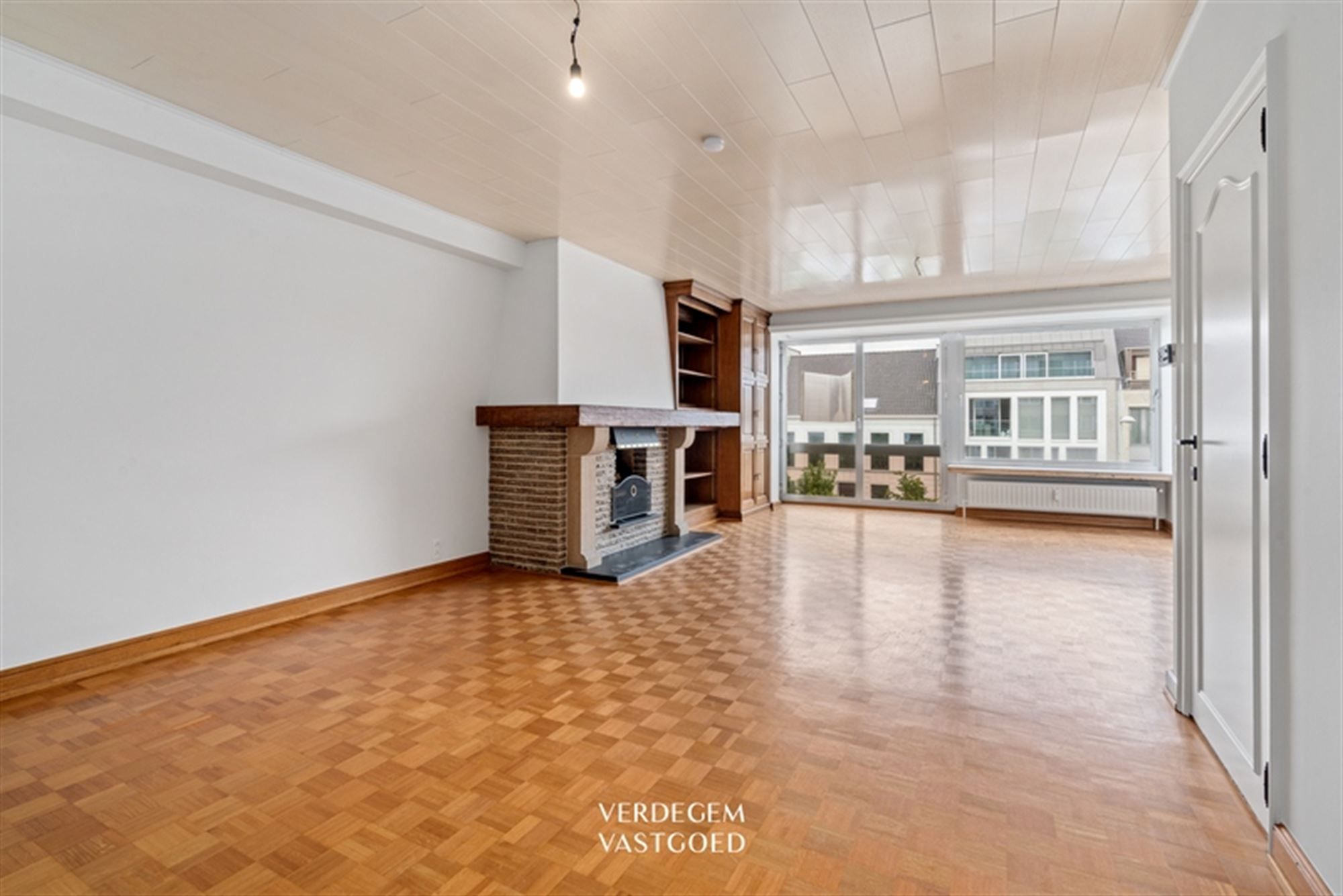 Ruim en centraal gelegen appartement met 2 slaapkamers  foto {{pictureIndex}}