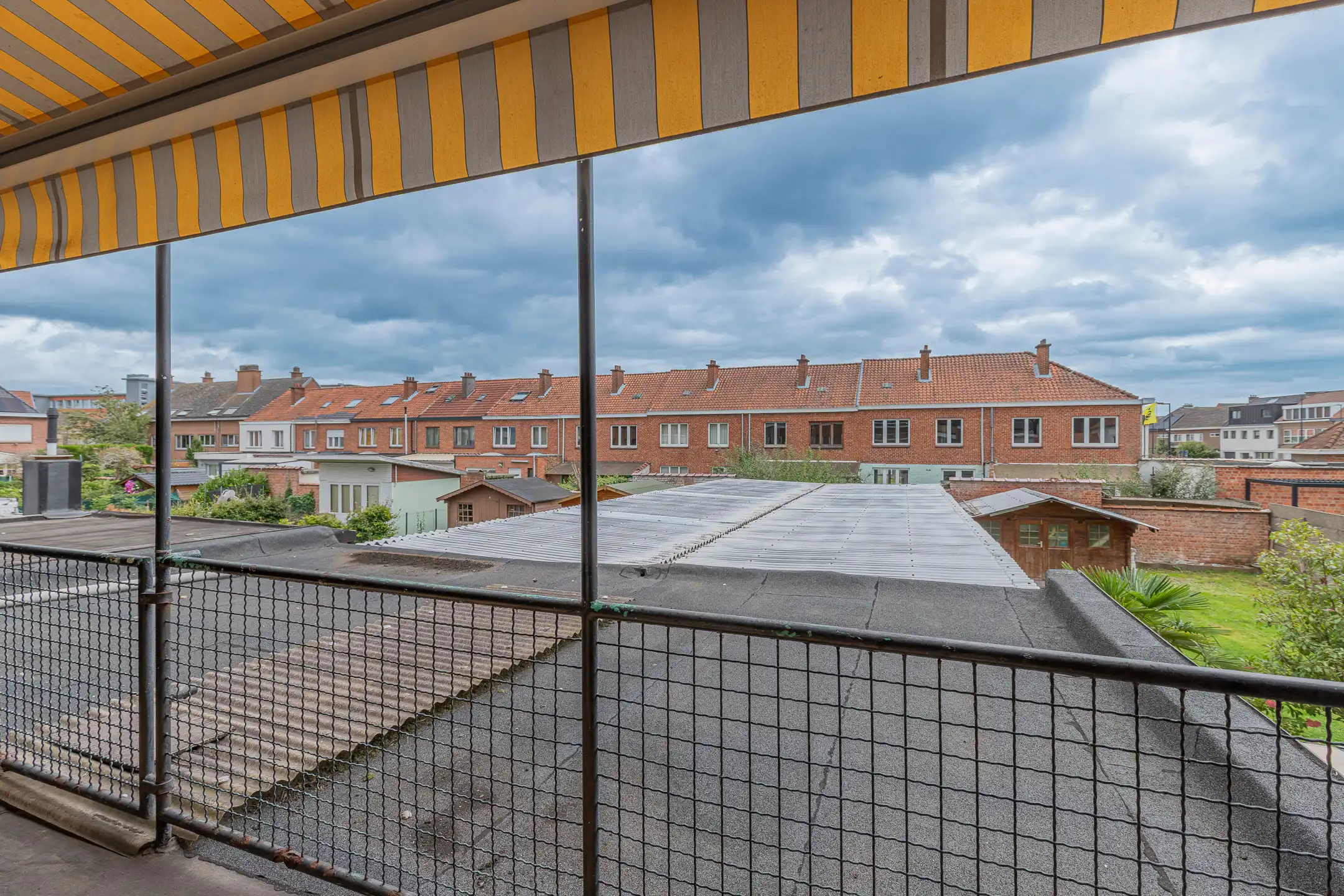 AALST – WONING MET VEEL STOCKAGERUIMTE OP TOPLOCATIE foto 10