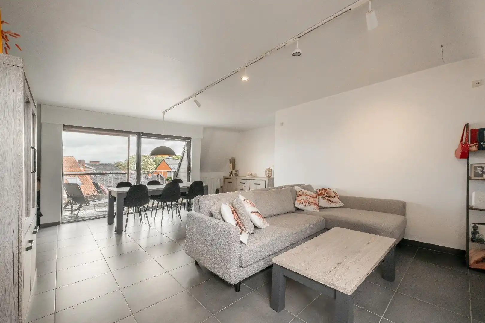 INSTAPKLAAR, ENERGIEZUINIG APPARTEMENT MET TERRAS EN GARAGE (+ €20.000) IN TIELT foto 4