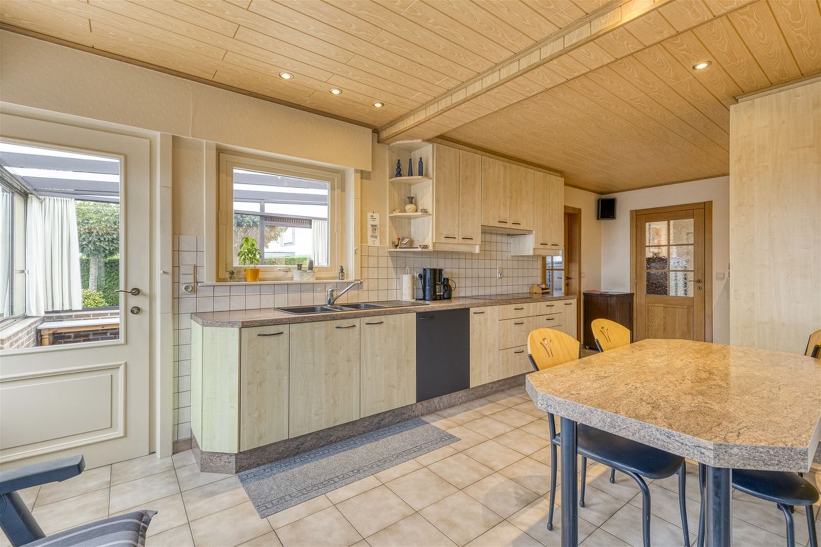 Verzorgde woning met 3 slaapkamers foto 18