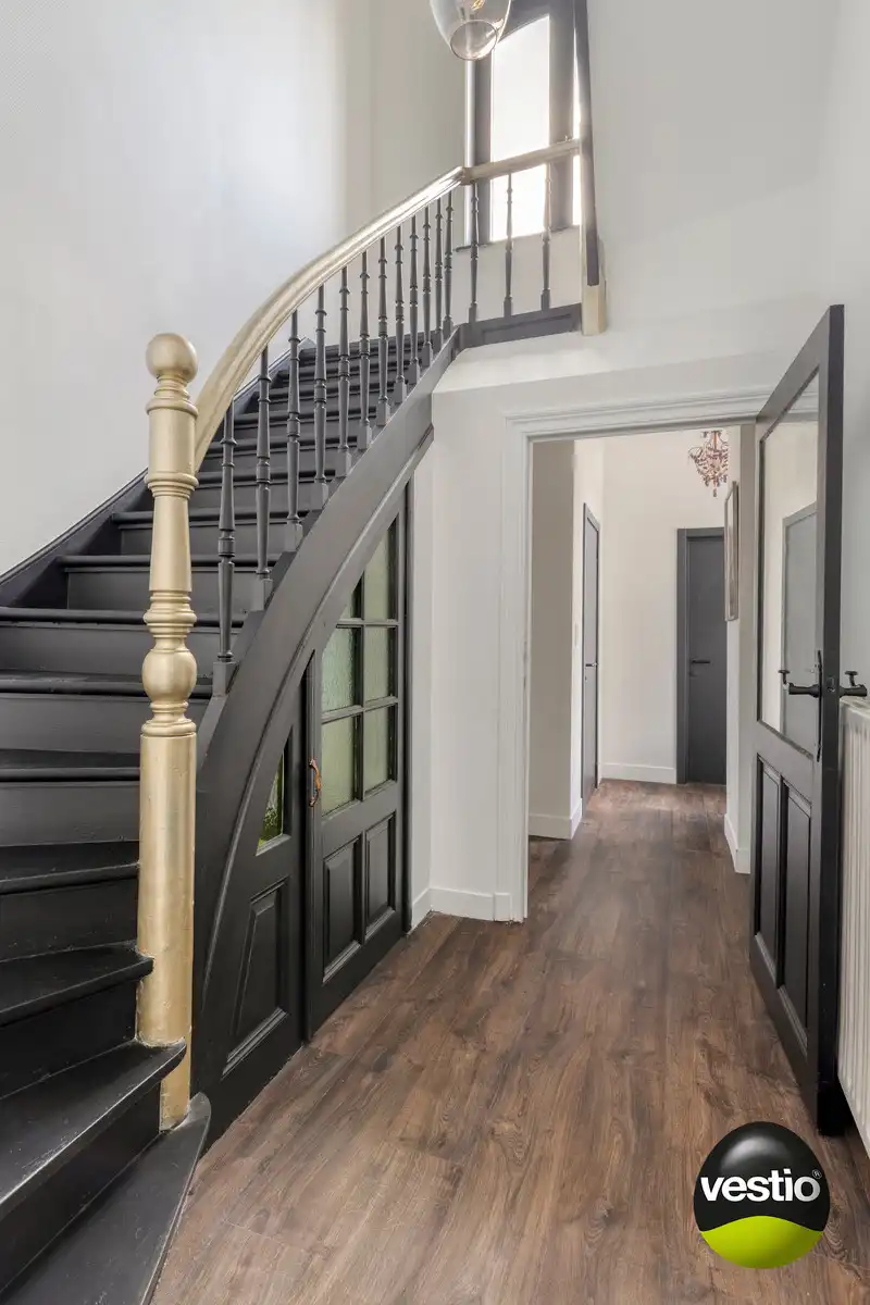 KARAKTERVOL VOLLEDIG GERENOVEERD STATIG HERENHUIS IN CENTRUM VAN TONGEREN. foto 36