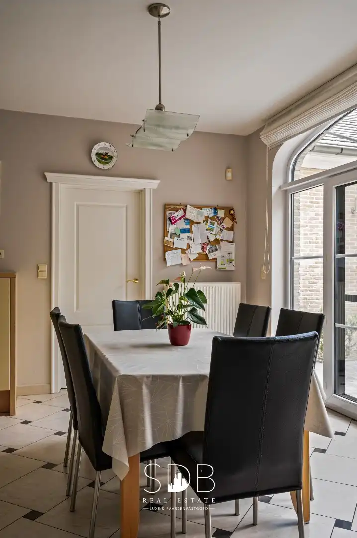 IN OPTIE - Prachtig landhuis met paardenfaciliteiten op 15.804m² foto 16