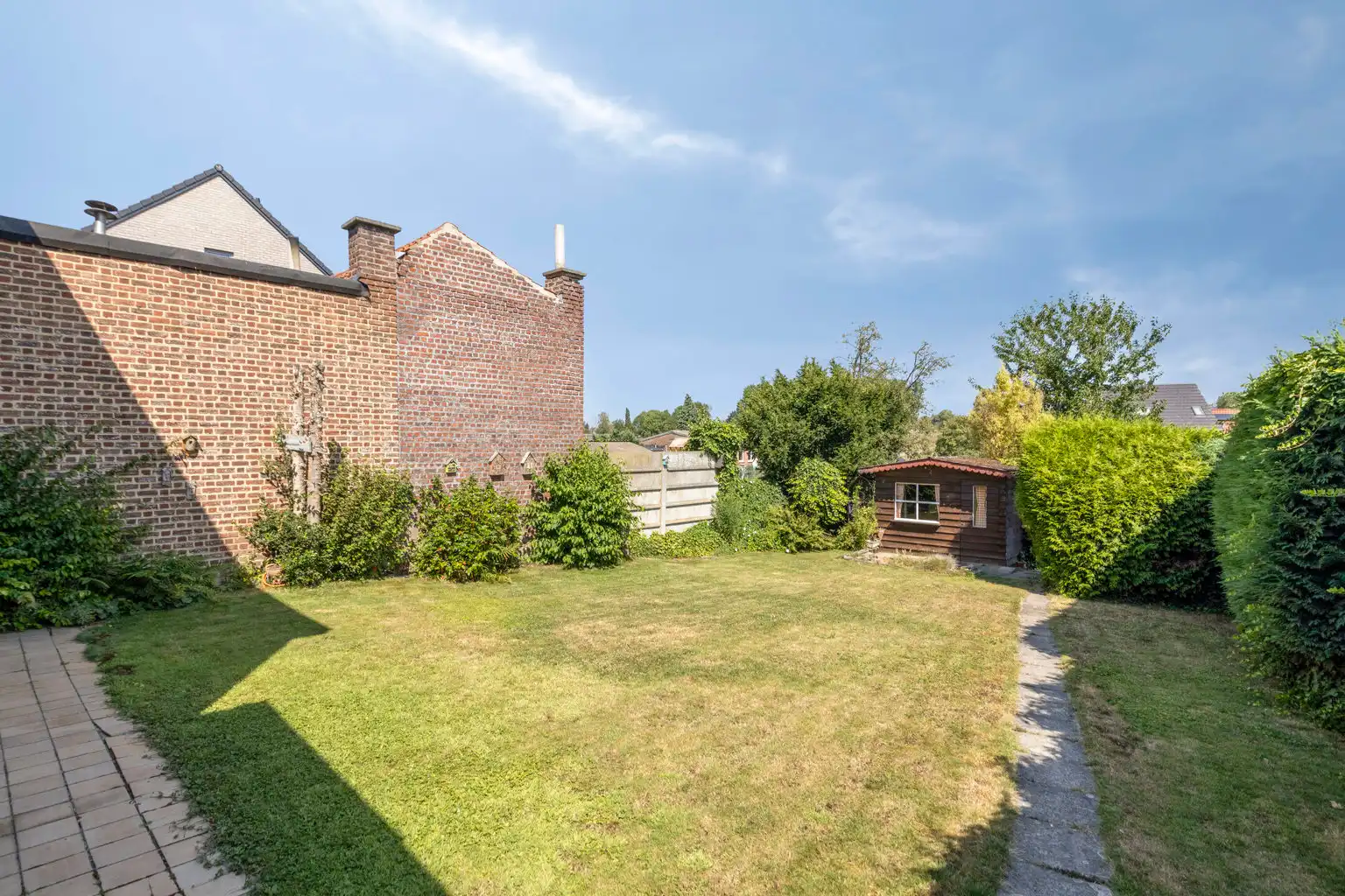 WONING MET TUIN IN DOODLOPENDE STRAAT foto 27