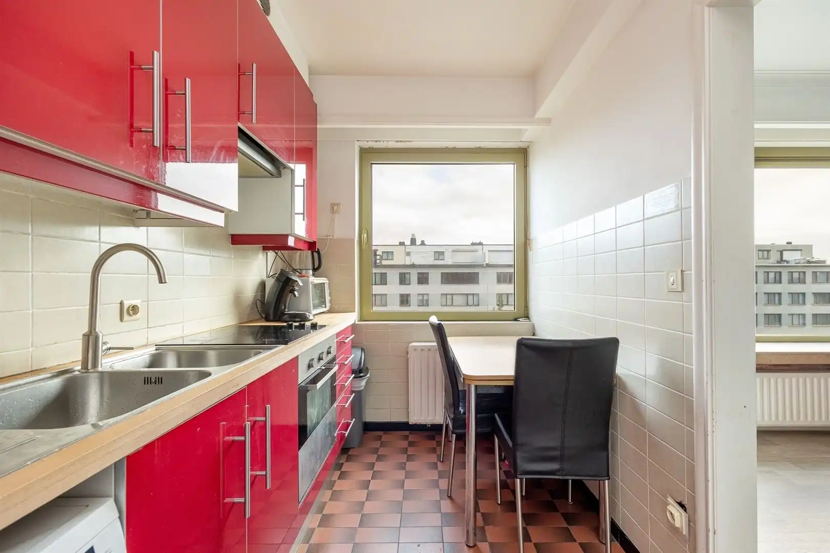 Appartement met 2 slaapkamers, terras en parking foto 8