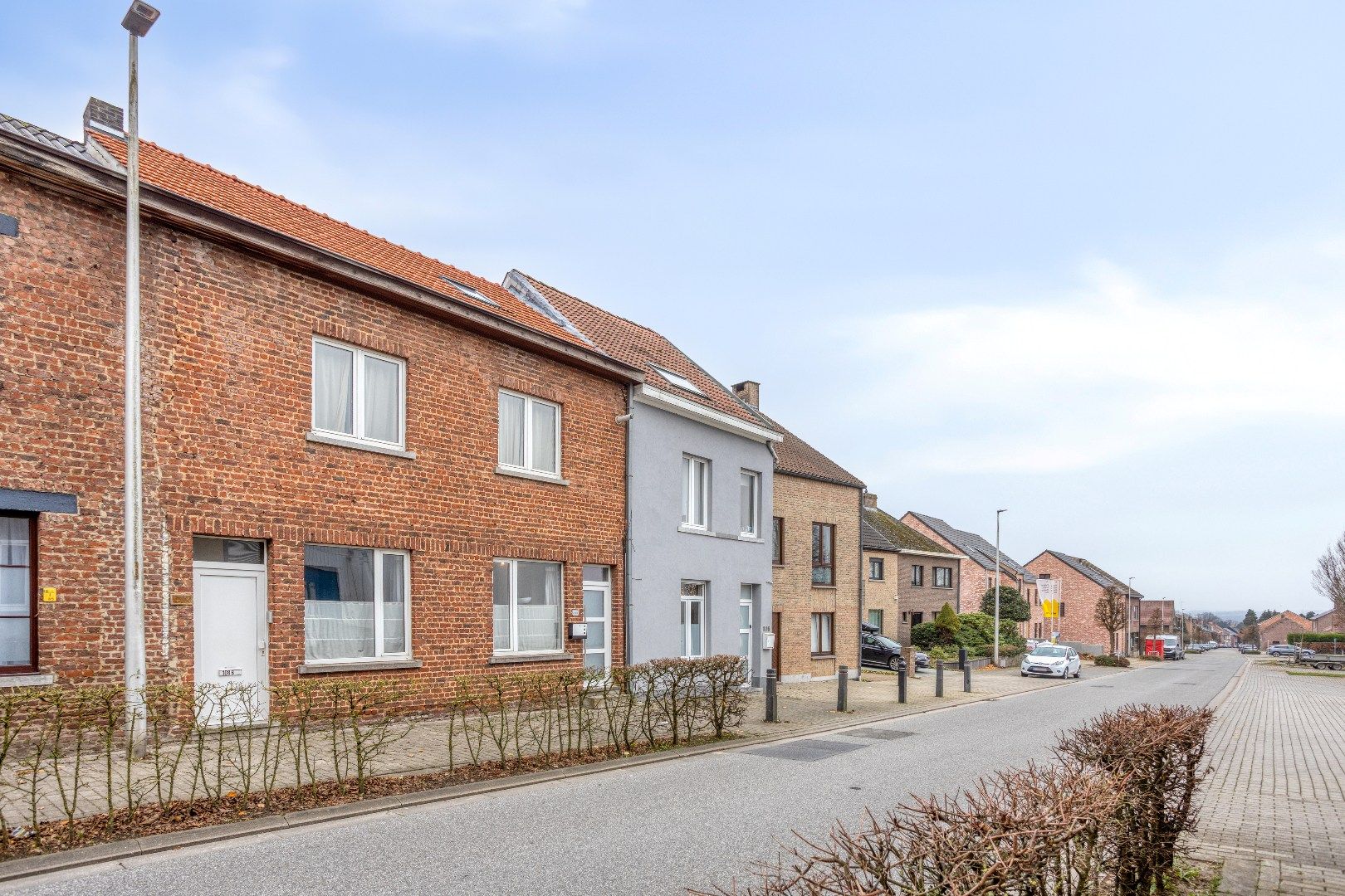 Gelijkvloersapp. (91m²) te huur in Halle, met 1 slpk en koer foto 3