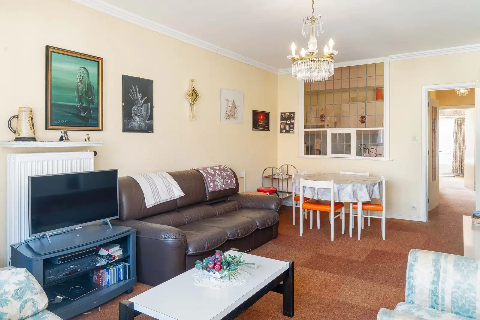 Licht op te frissen appartement op toplocatie! foto 5