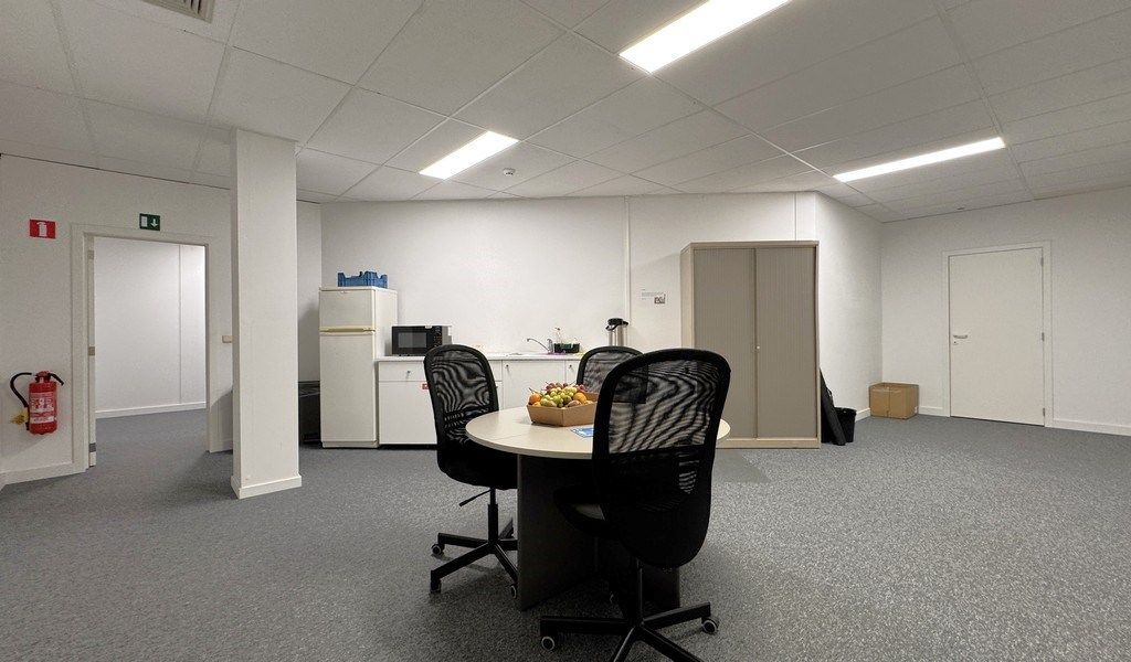 Instapklaar kantoor te huur in industriezone Mechelen-Noord  foto 7