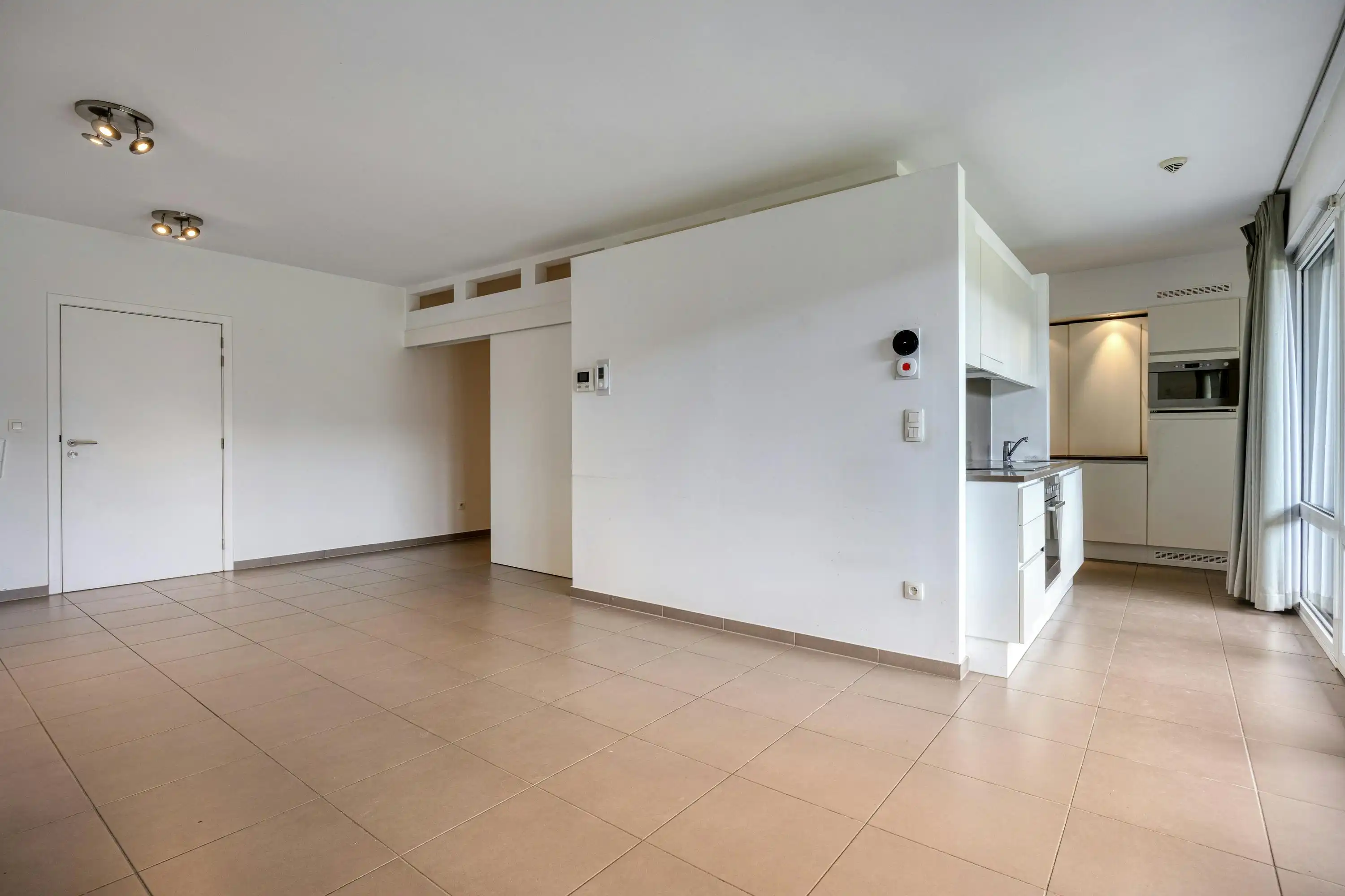 Assistentiewoning met terras en ondergrondse autostaanplaats foto 4