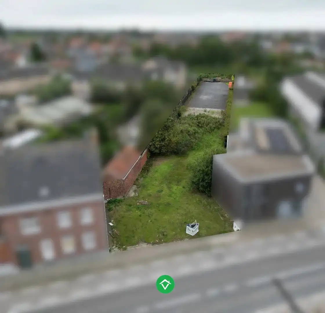 Project/bouwgrond op een centrale, strategische ligging te Lichtervelde 750 m² foto {{pictureIndex}}