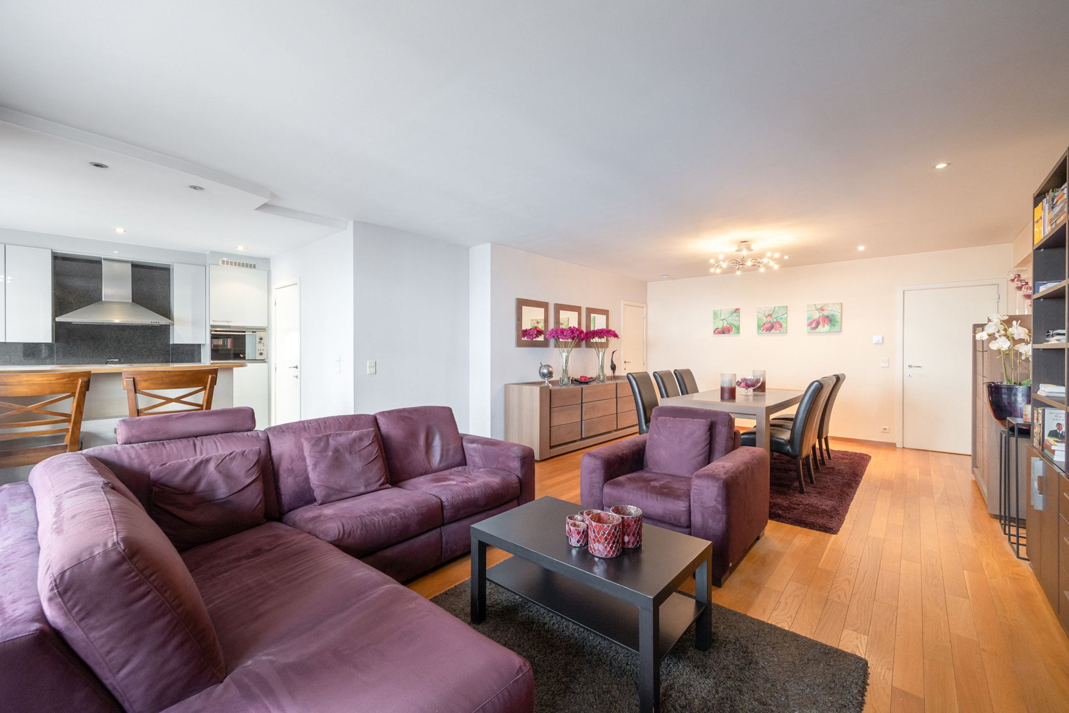 Centraal gelegen appartement met twee terrassen foto 4