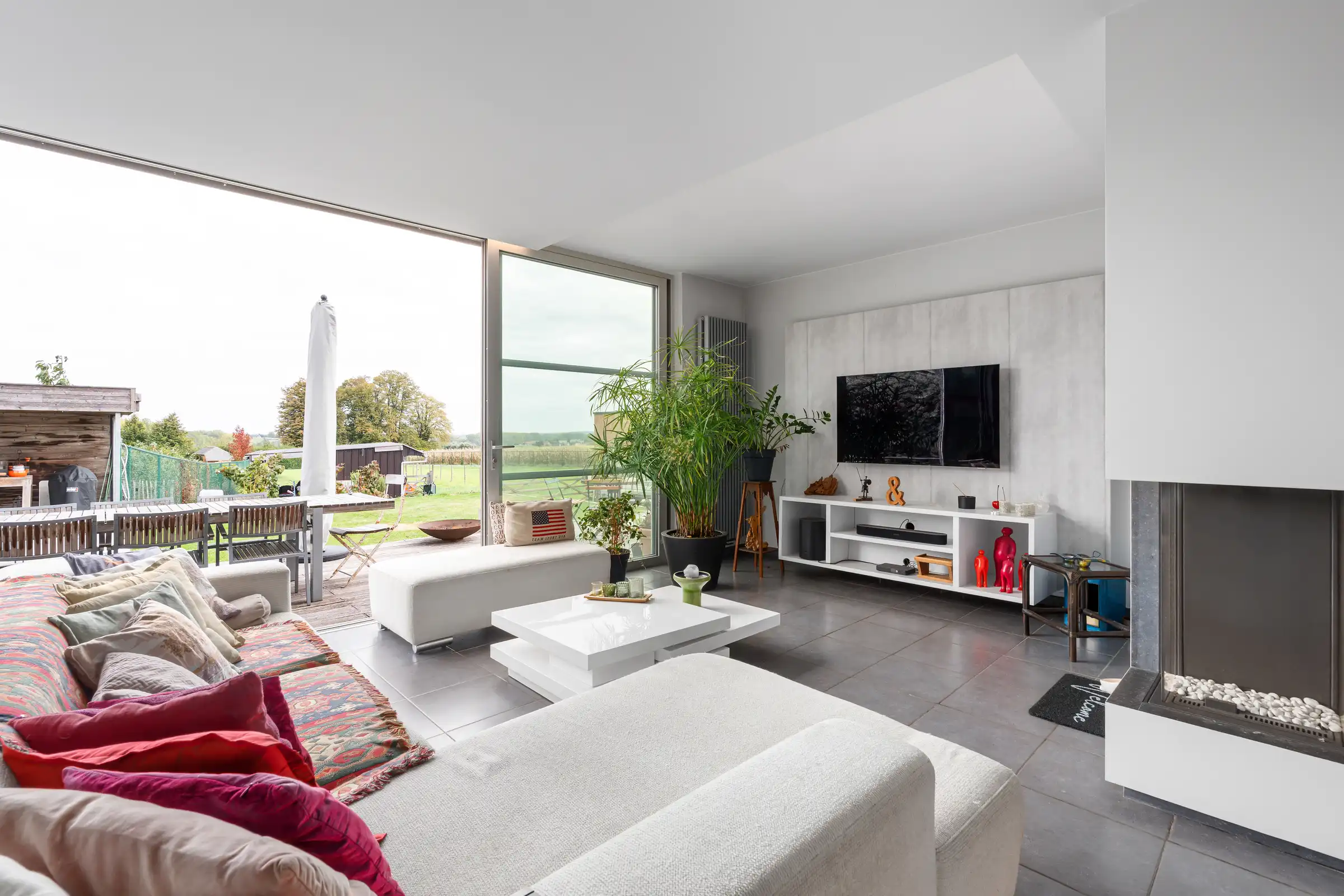 Ruime woning met 4 slaapkamers en weiland in Brakel foto 3