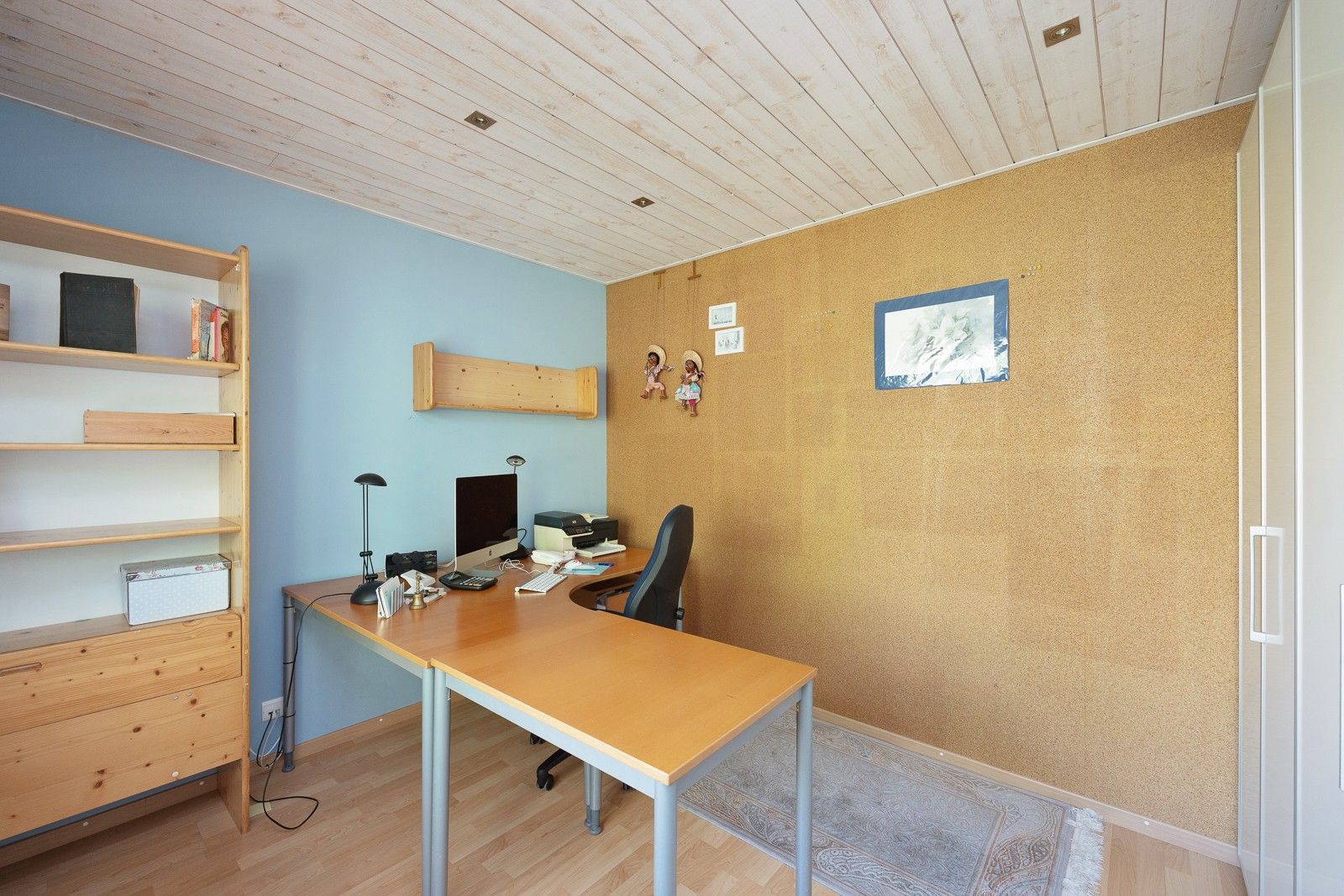 Volledig gemeubeld en instapklare woning met 3 slaapkamers en zeer leuke en zonnige tuin. foto 11