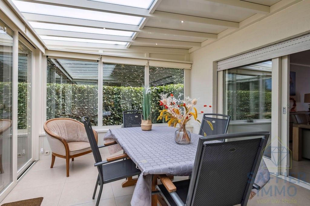 Stijlvolle villa met opslag op toplocatie in Sint-Eloois-Vijve foto 13