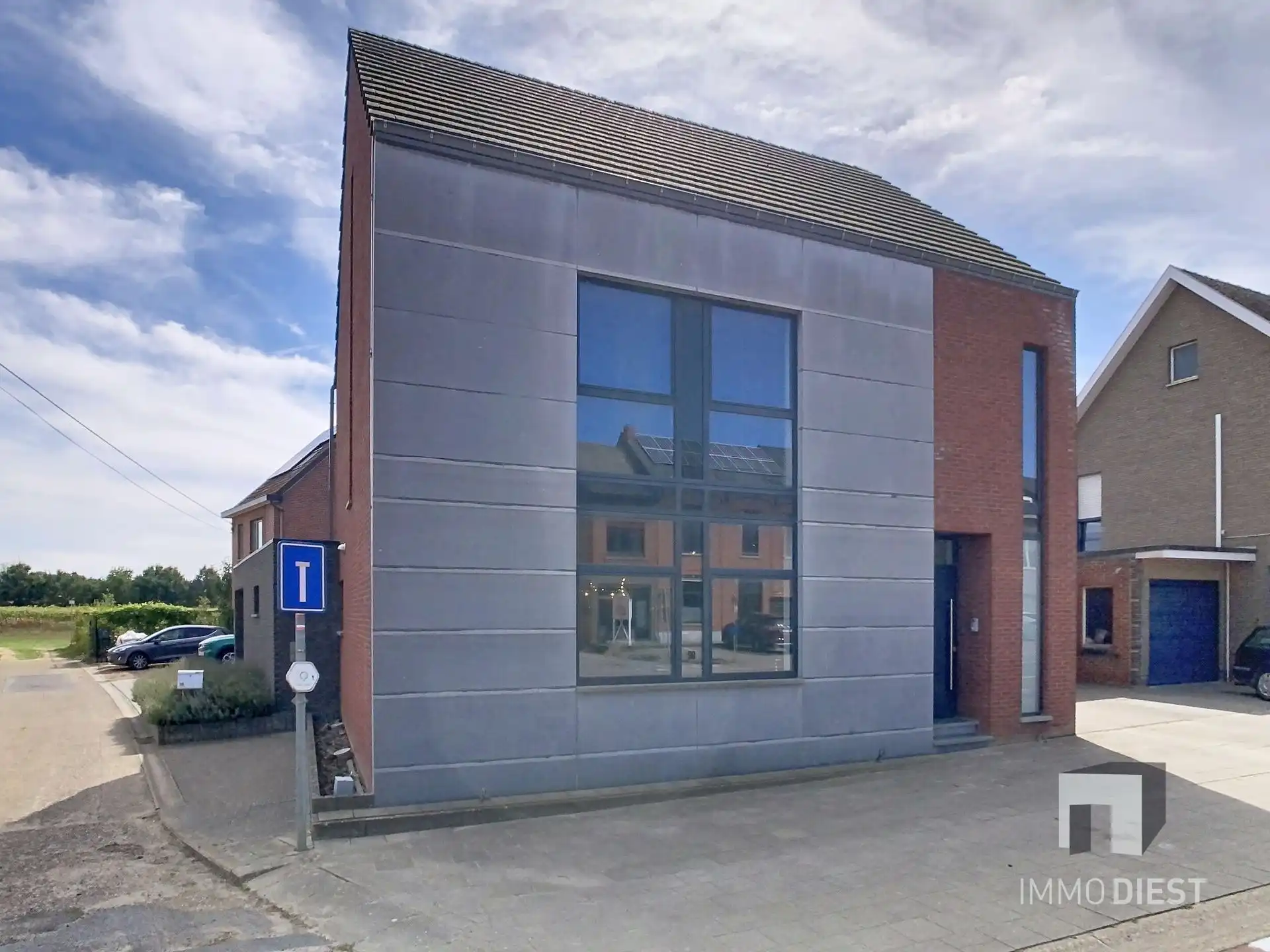 Moderne, lichtrijke woning met aangename tuin aan de voet van hartje Scherpenheuvel. foto 39
