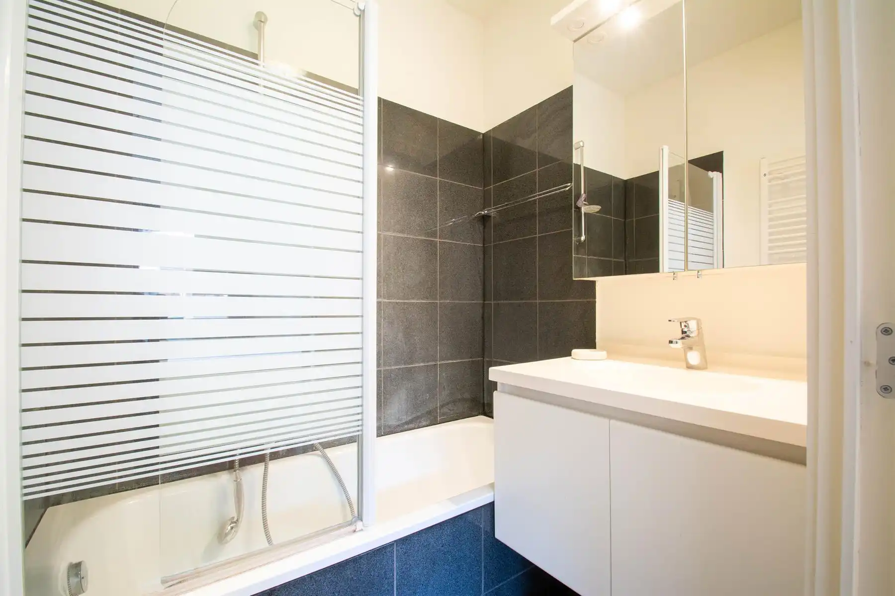 LICHTRIJK - Prachtig gemeubeld appartement met TUIN - 1 slpk foto 11