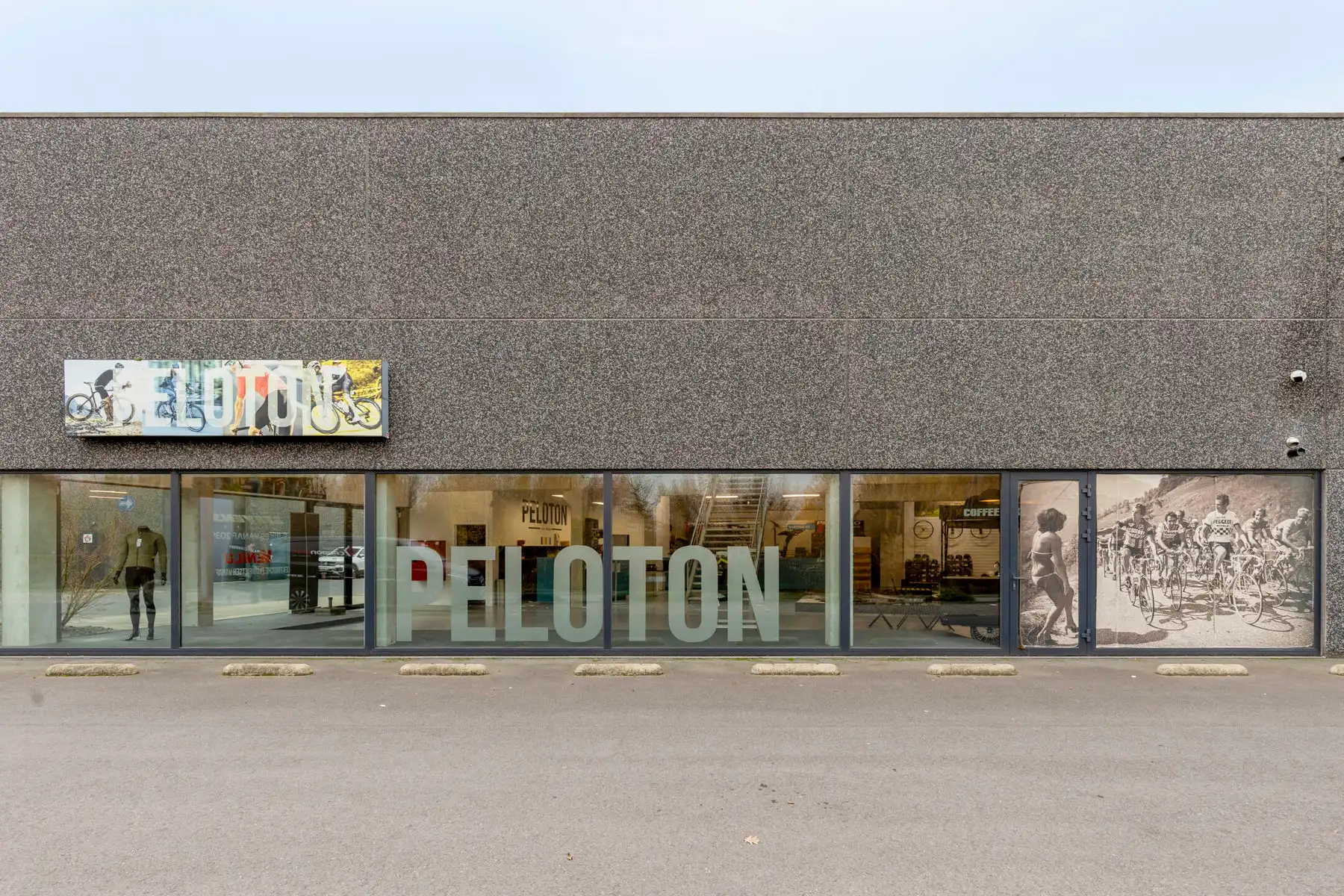 Instapklare bedrijfsruimte op strategische ligging foto 3