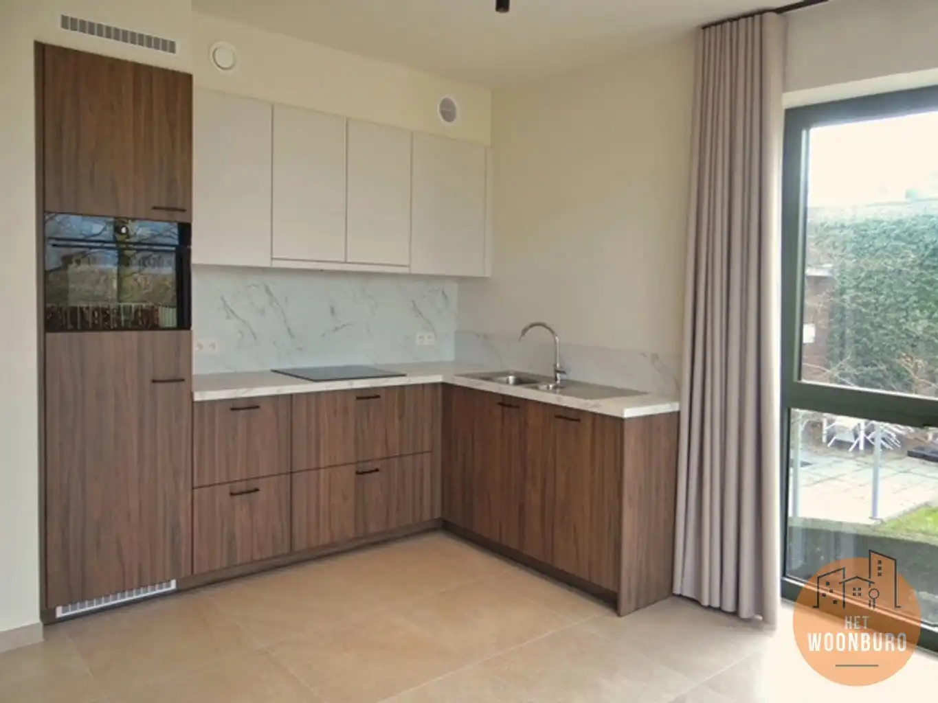 Nieuwbouw appartement 2 slpks, terras en autostaanplaats foto 3