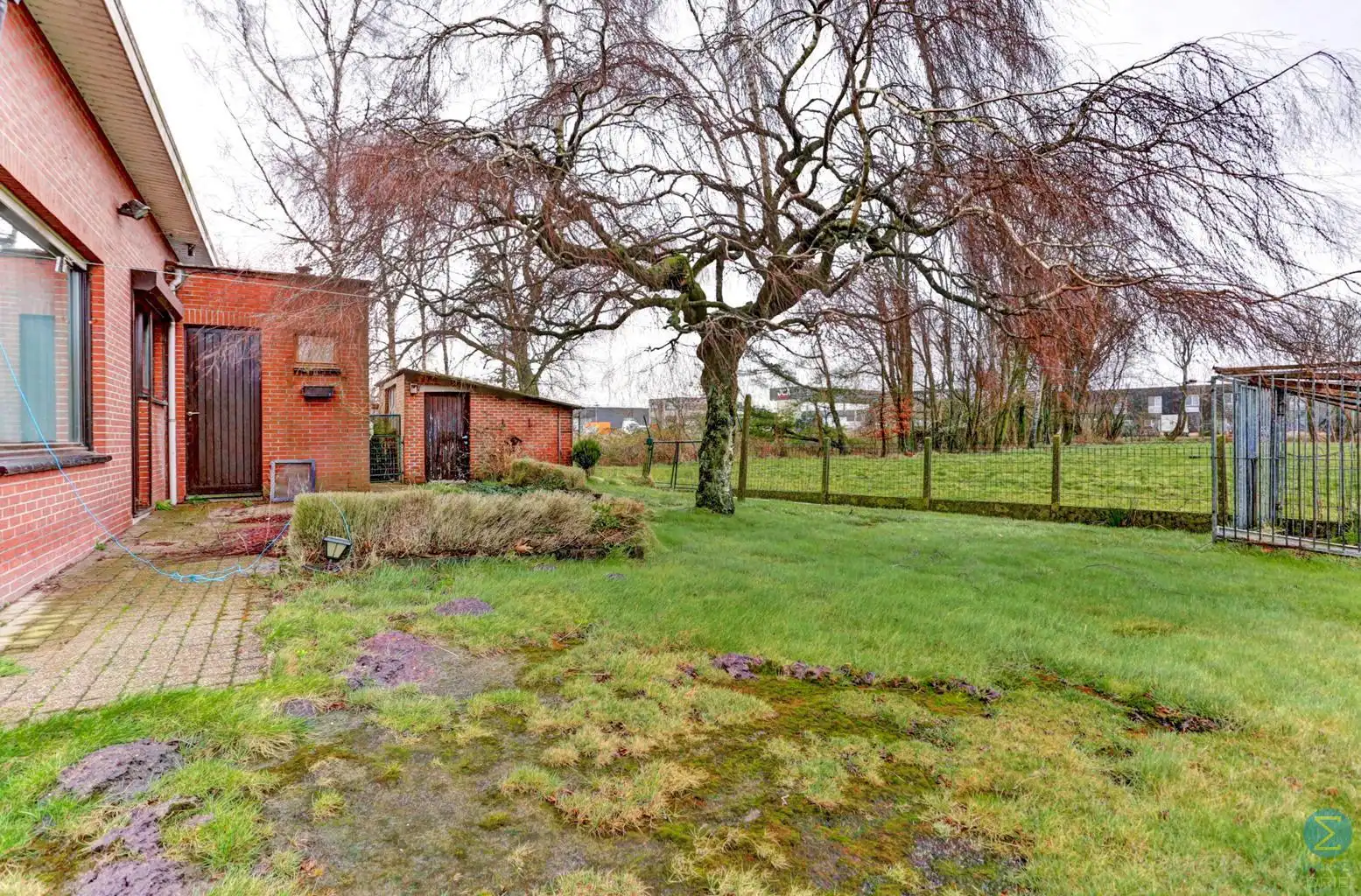 Te renoveren woning met potentieel, 4 ruime slpks op 898m² foto 22