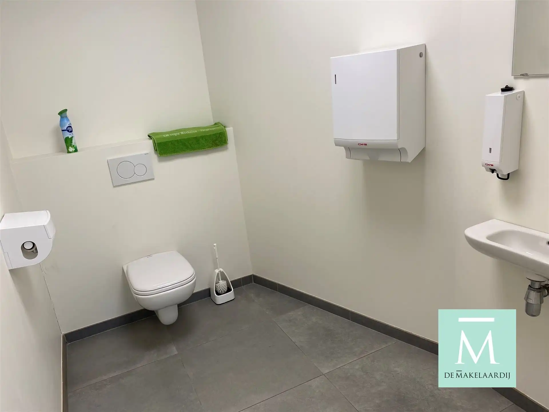 Uitstekend gelegen kantoor/handelspand in het centrum van St-Katelijne-Waver foto 8