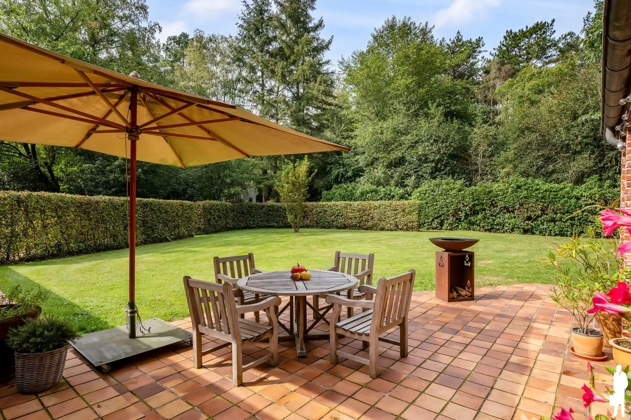 Karaktervolle gelijkvloerse villa op ca. 2.000 m² in zeer rustige, gegeerde en autoluwe wijk Dennendael en dichtbij het natuurgebied foto 35
