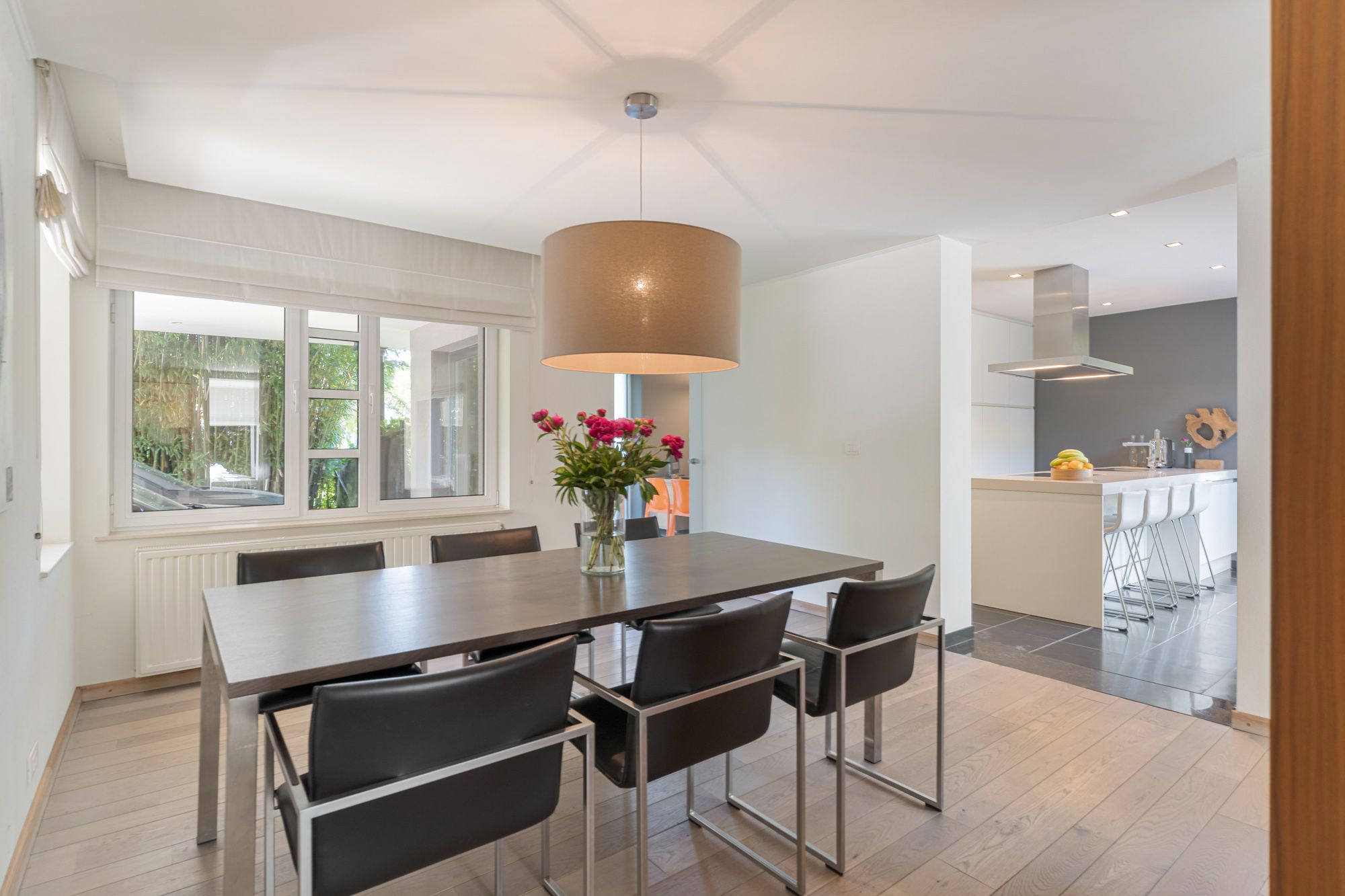Exclusieve villa met tijdloze klasse, zwemvijver en zicht op groen te Hasselt ! foto 11