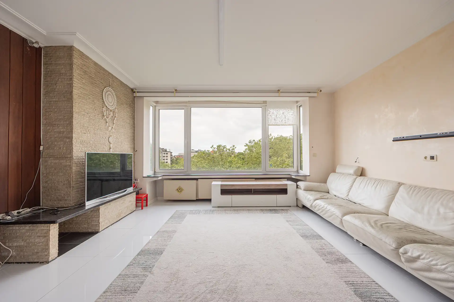 Instapklaar appartement met 2 slpk's + bureau met parkzicht foto {{pictureIndex}}