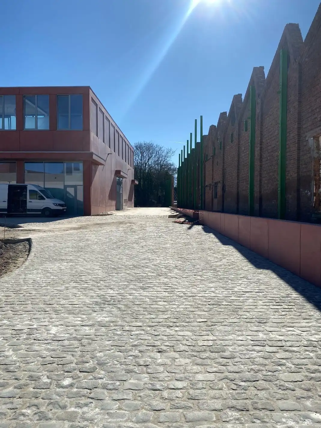 Nieuwbouw loods te koop in fase II Walle Kortrijk foto 2