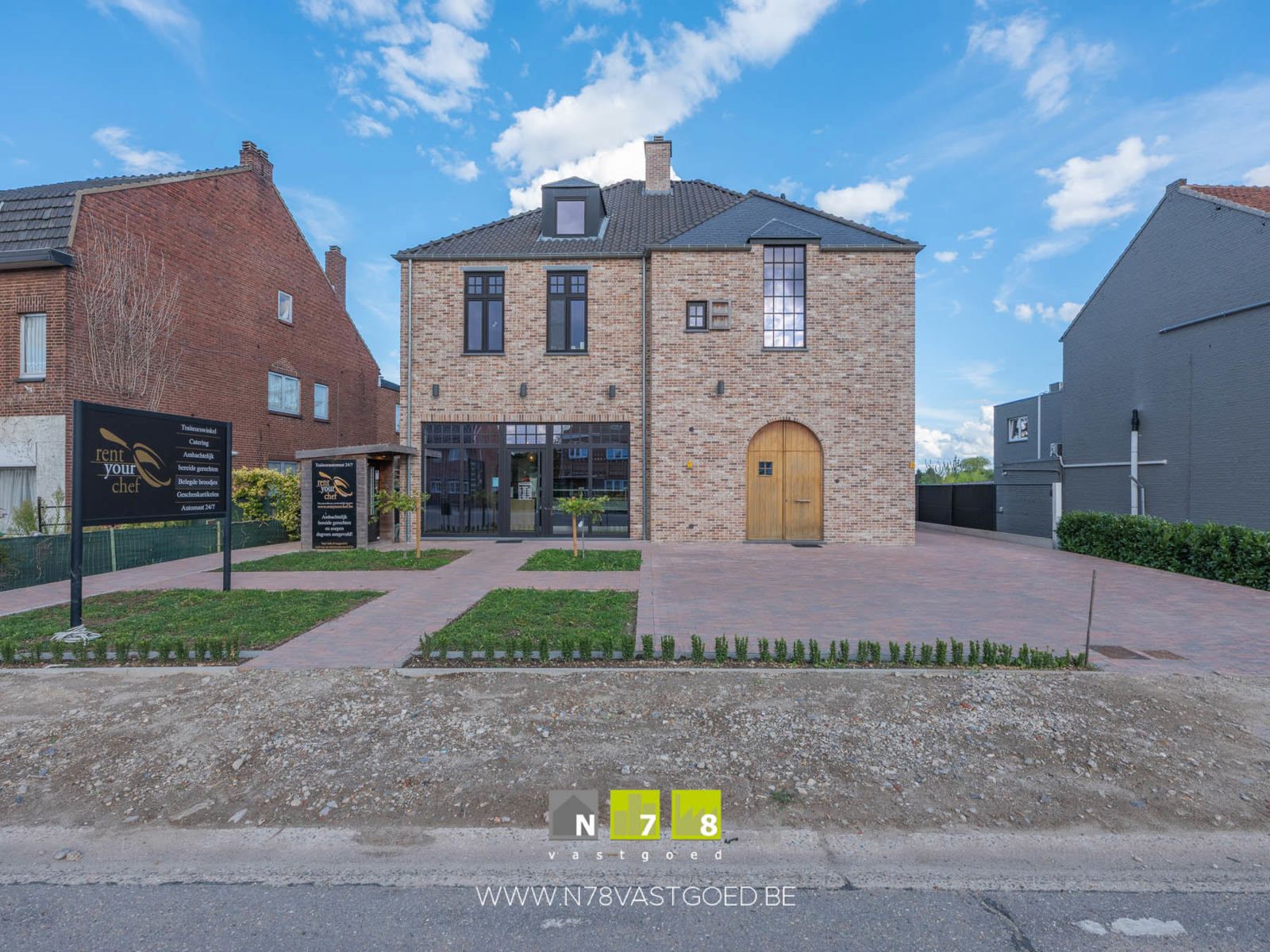 Gebouw te koop foto {{pictureIndex}}