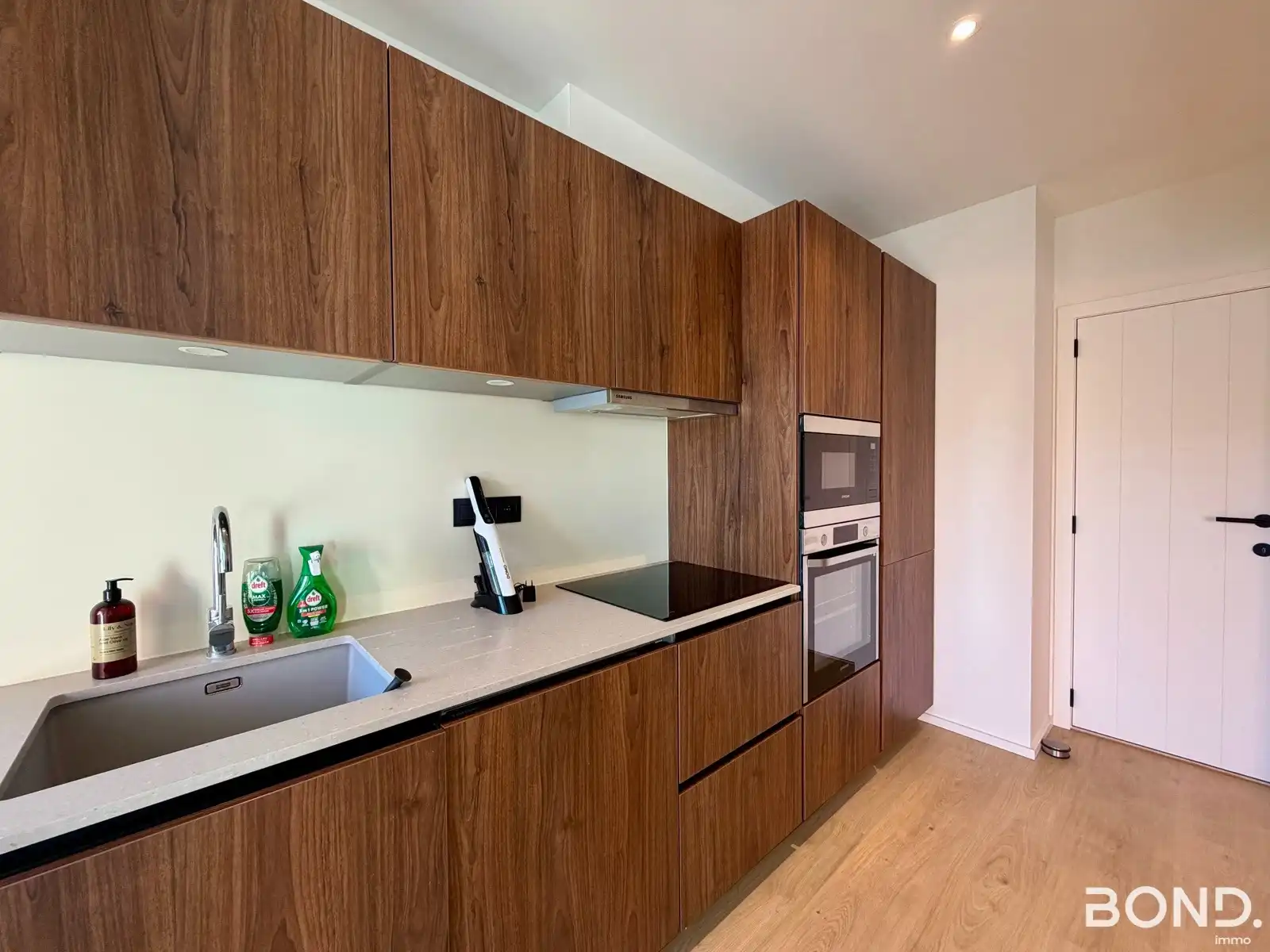 Luxueus gemeubeld appartement in hartje Leuven! foto 7