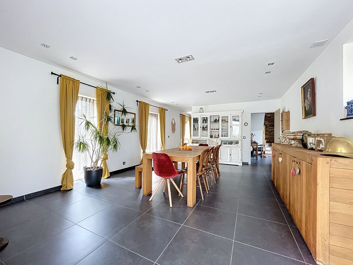 Ruime gerenoveerde woning te Koksijde-Dorp. foto 2