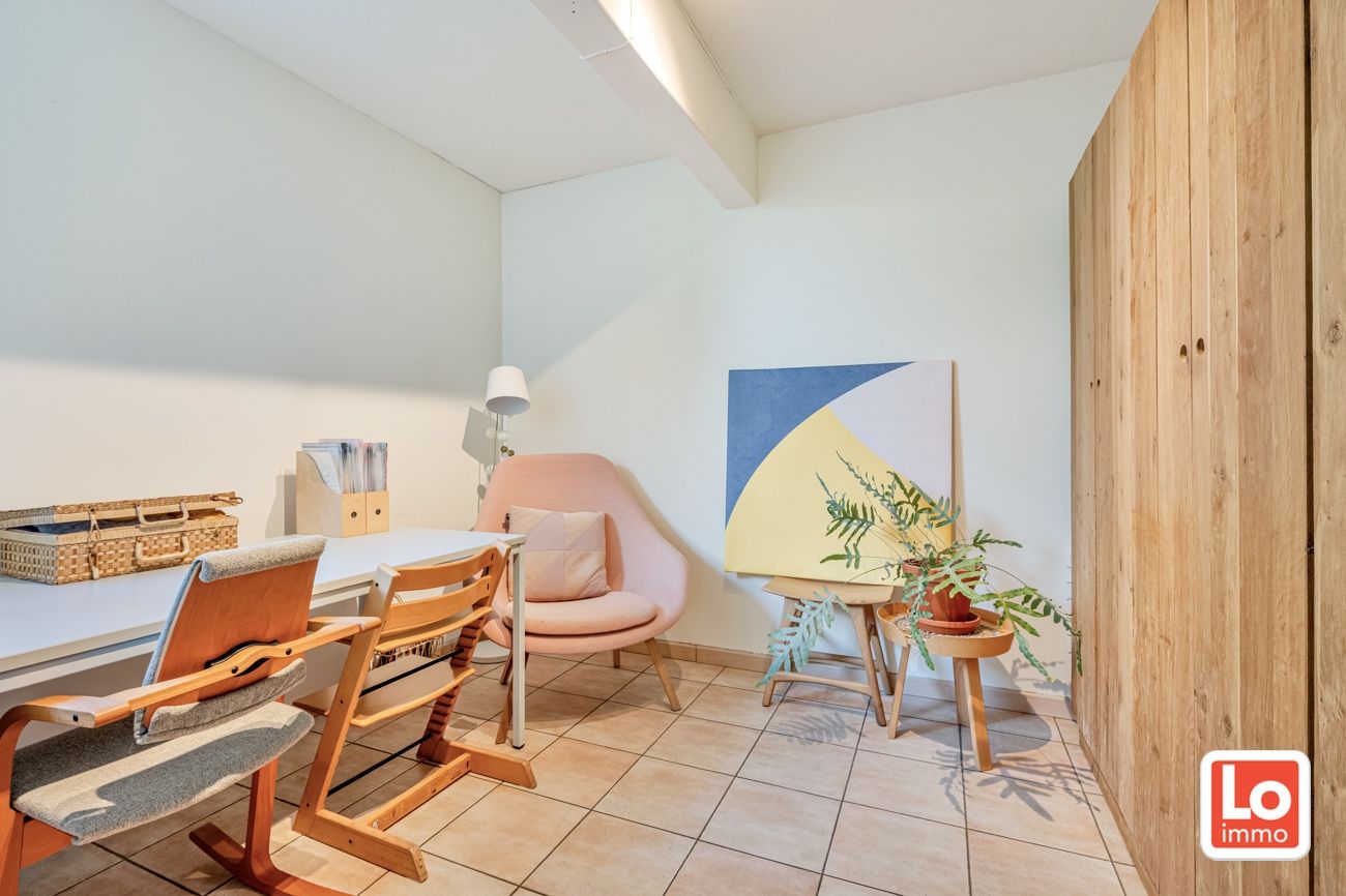 VERKOCHT! Charmante open woning met carport en héél grote aangename tuin gelegen op een toplocatie vlakbij het centrum van Zaffelare! foto 13