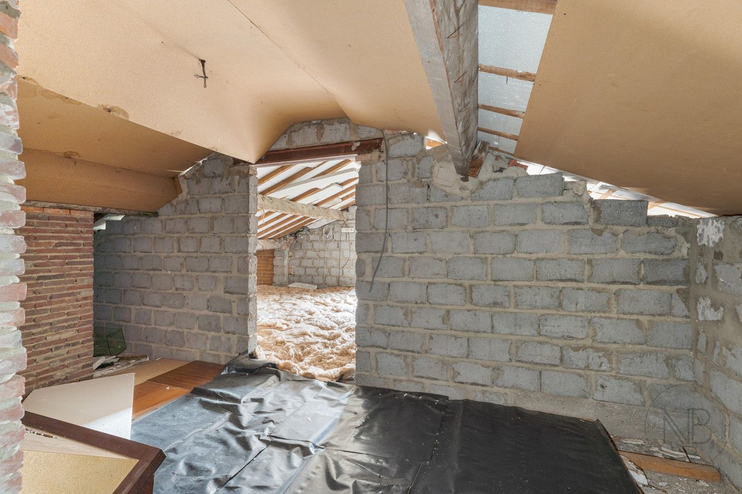 Unieke split-level woning in Bokrijk foto 15