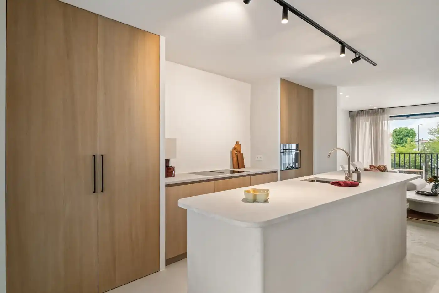 Instapklare en fijn afgewerkte nieuwbouwwoning met 4 slaapkamers nabij het centrum en de markt van Knokke. foto 6