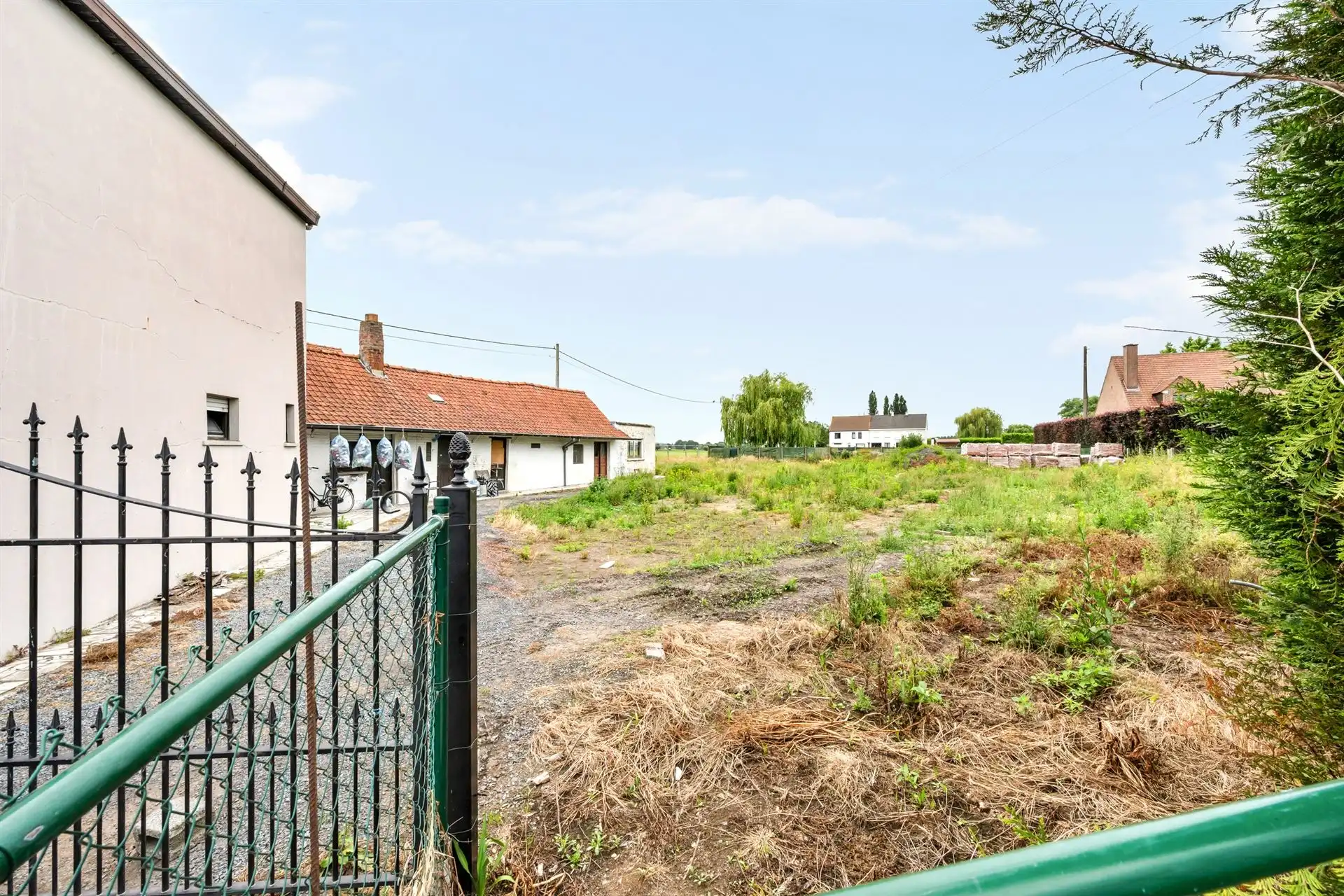 Af te breken woning met vergunning voor villa op 1.754 m2! foto 3