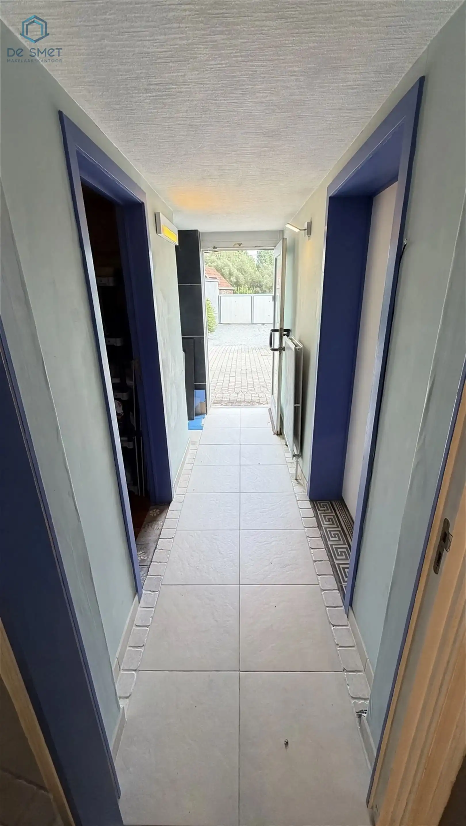 RUIME KARAKTERWONING MET 23 GARAGEBOXEN IN GERAARDSBERGEN foto 12