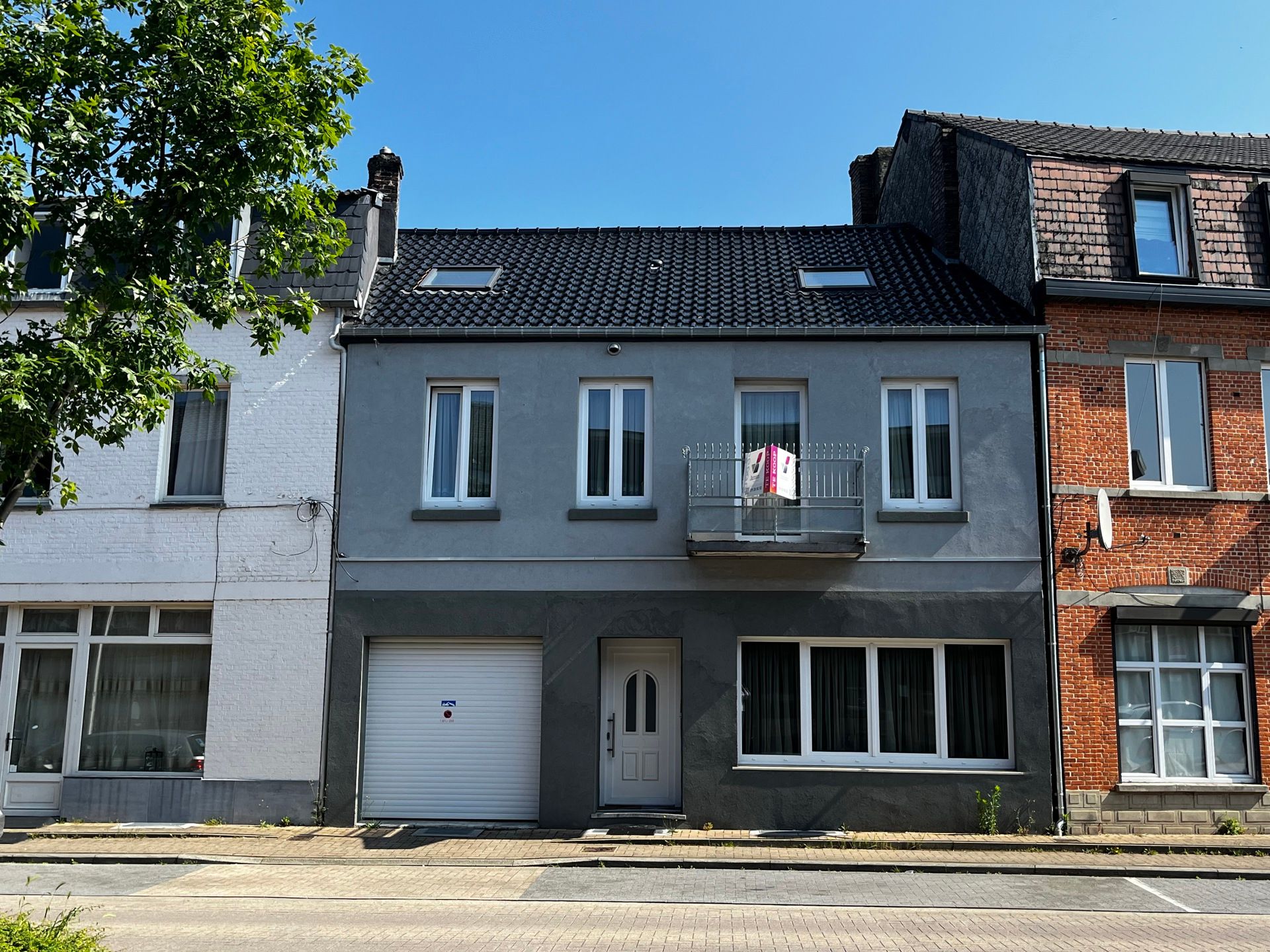 WONING MET 4 SLAAPKAMERS TE GENK foto 1