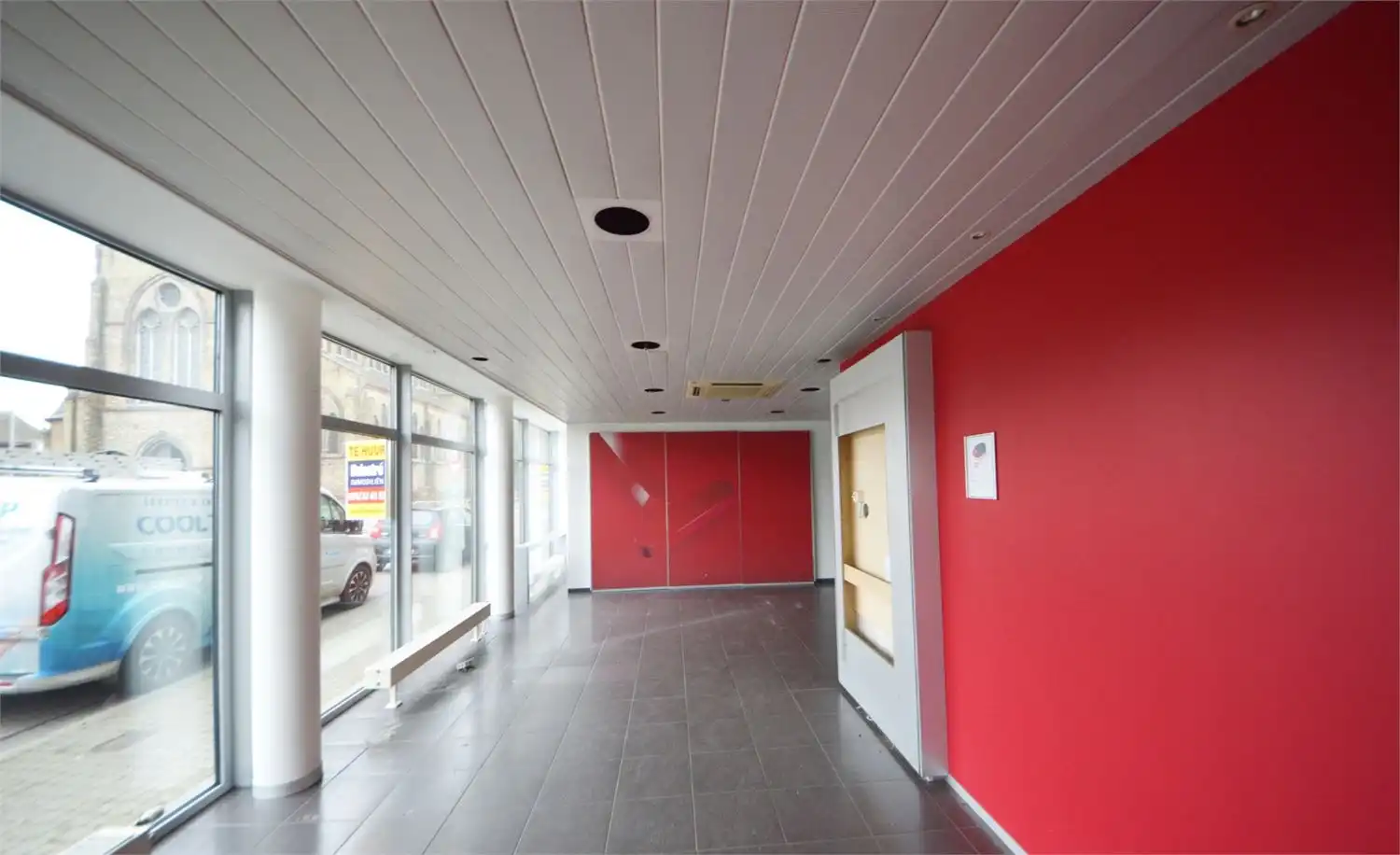 MODERN COMMERCIEEL GELIJKVLOERS 400 M2 OPTIONELE PARKING foto 12