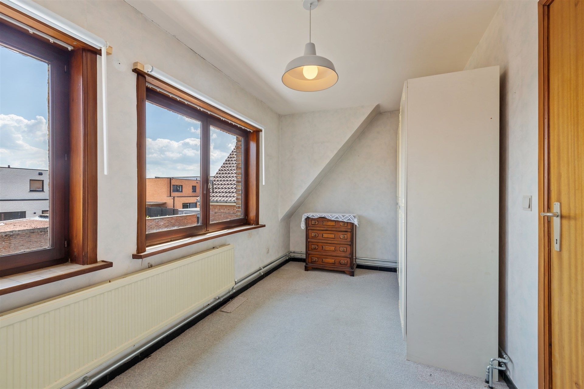 Uitstekend gelegen gezinswoning met losstaande garage en 3 slaapkamers (300m²) foto 13