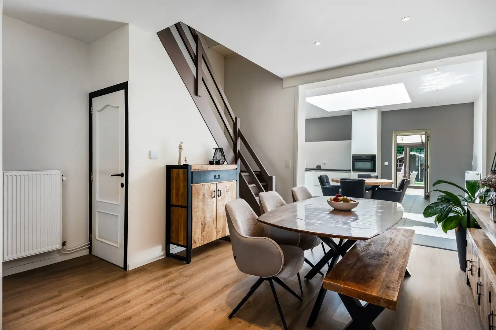 Instapklare woning met veranda en tuin foto 3