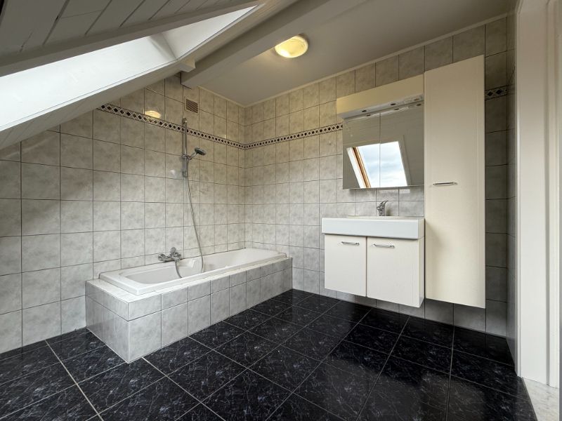 Leuk duplex-app. met 2 slaapkamers, terras en parking foto 7