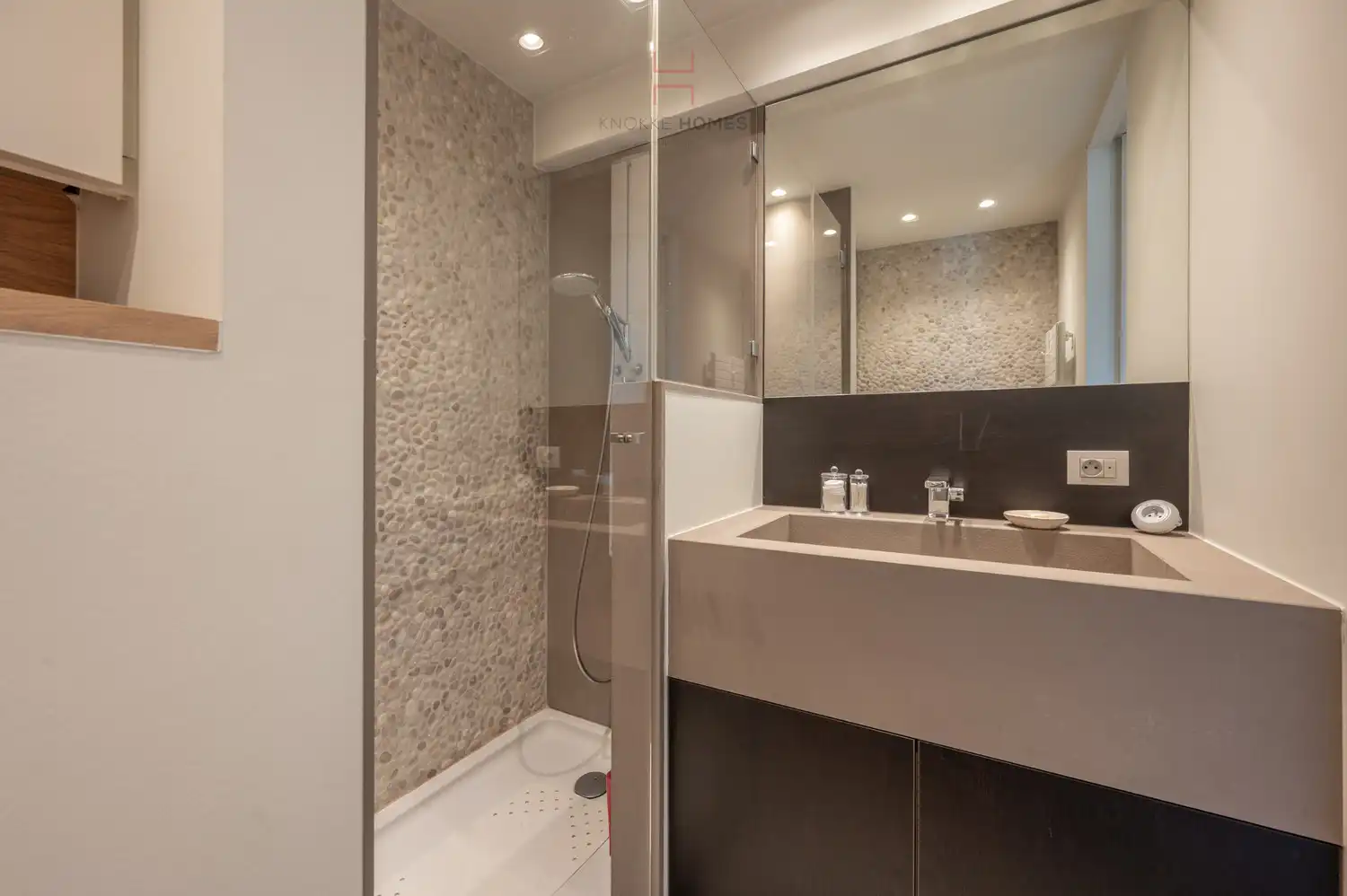 Riant appartement met open zicht over het meer van Duinbergen foto 29