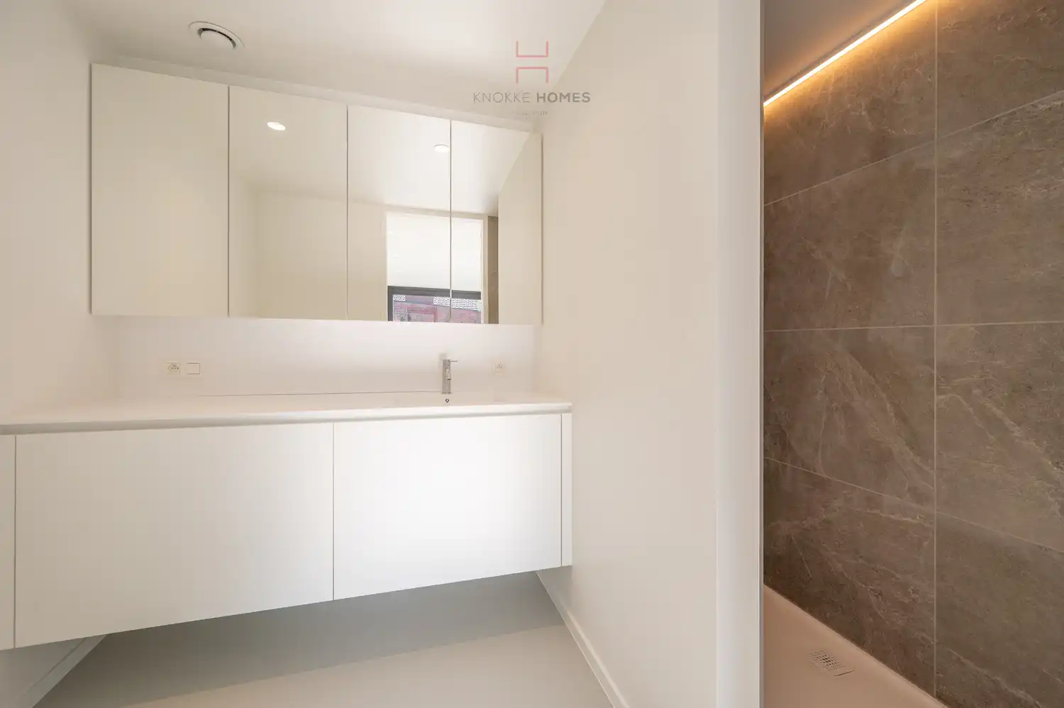 Ruime nieuwbouwwoning in Oud-Knokke foto 11