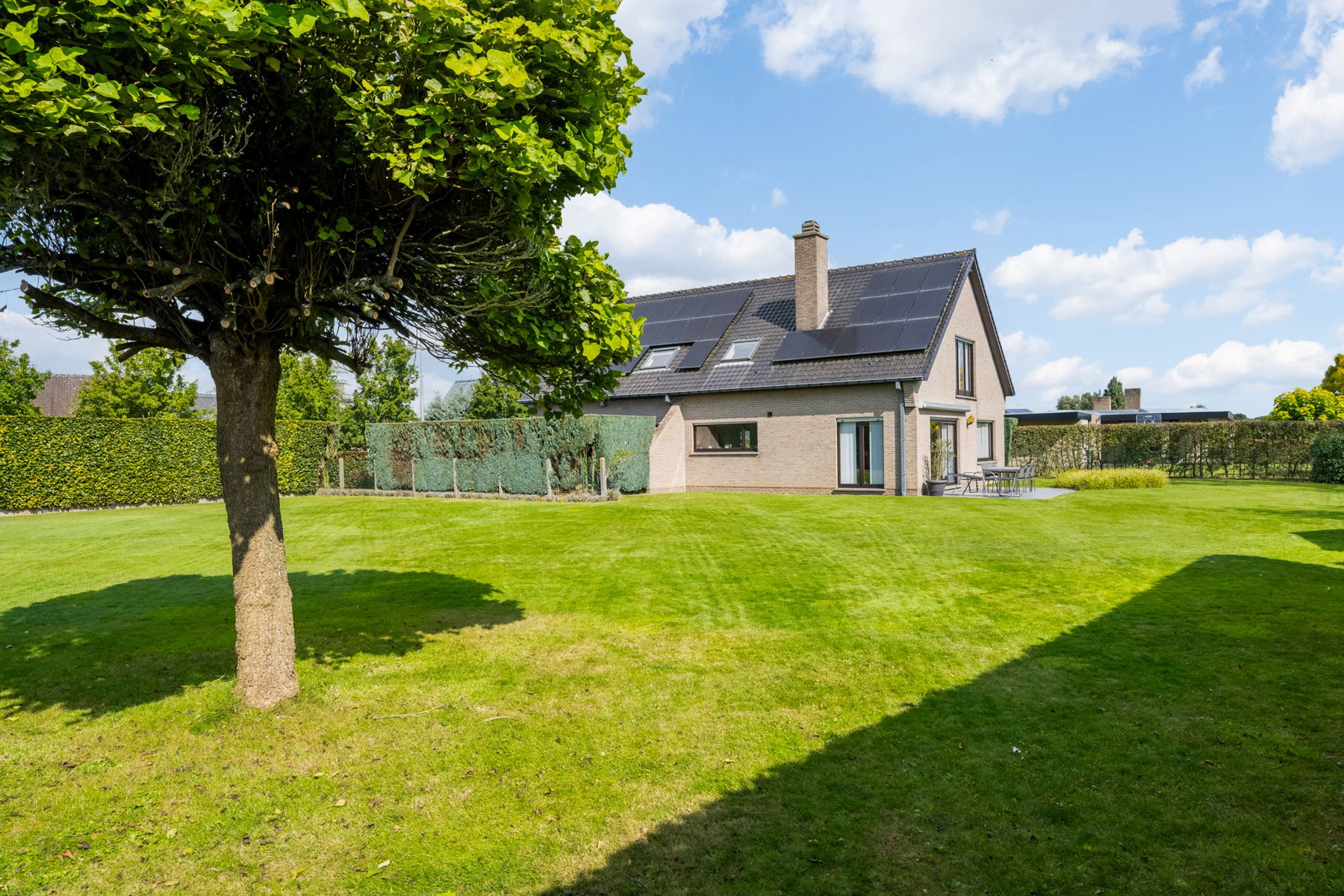 Ruime woning met extra bouwgrond/ideaal voor kangoeroewonen foto 3