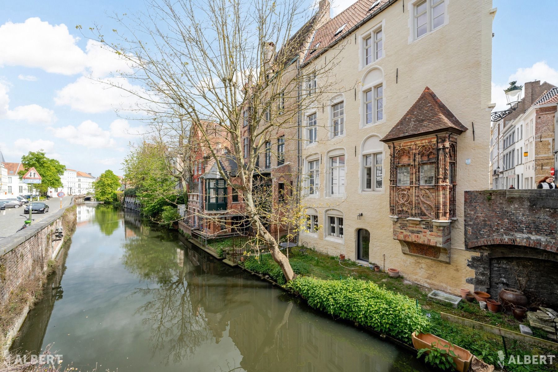 Luxueus gerenoveerd herenhuis in hartje Brugge foto 5